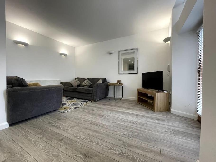 Drakes Nest Plymouth City Centre Location and FREE PARKING view 2
