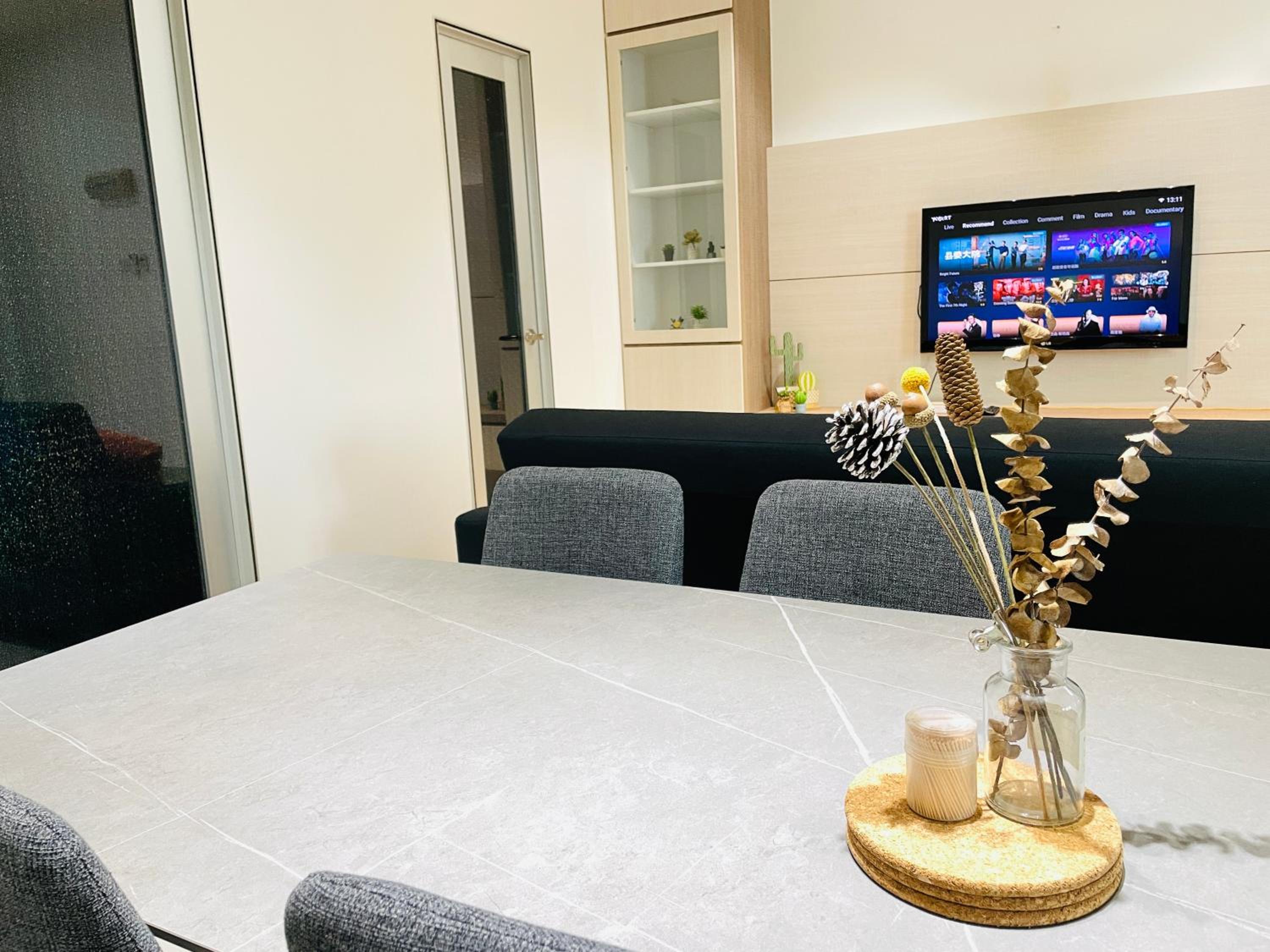 Palazio Mount Austin JB Studio Pool view with TV box-3 plus 1 pax C2-07