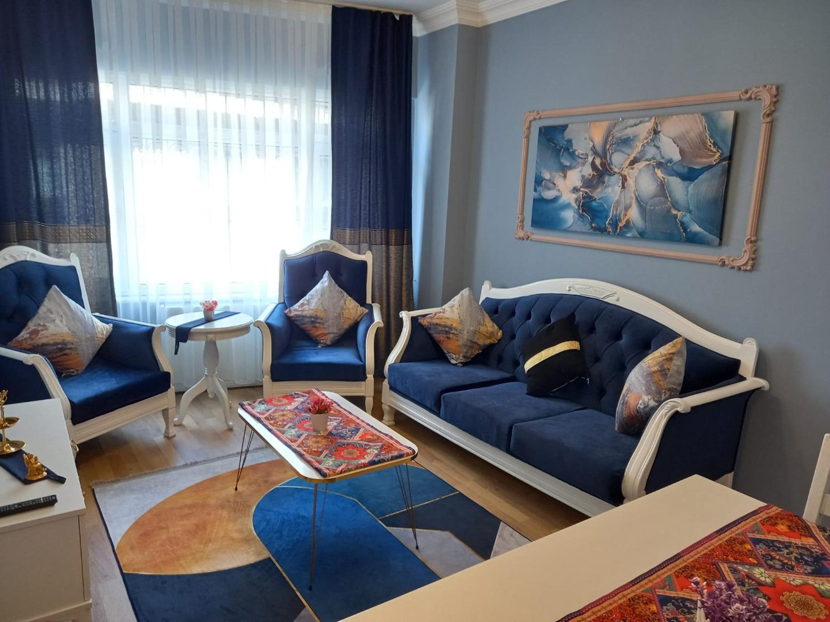 Emirhan Guesthouse & Suites
