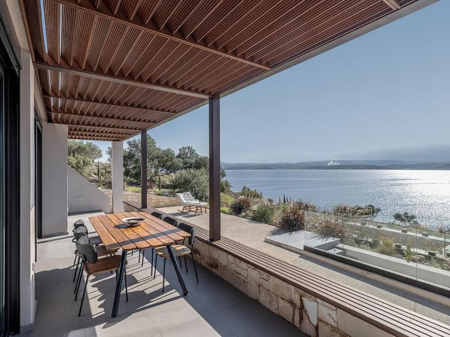 Vicky's Island View