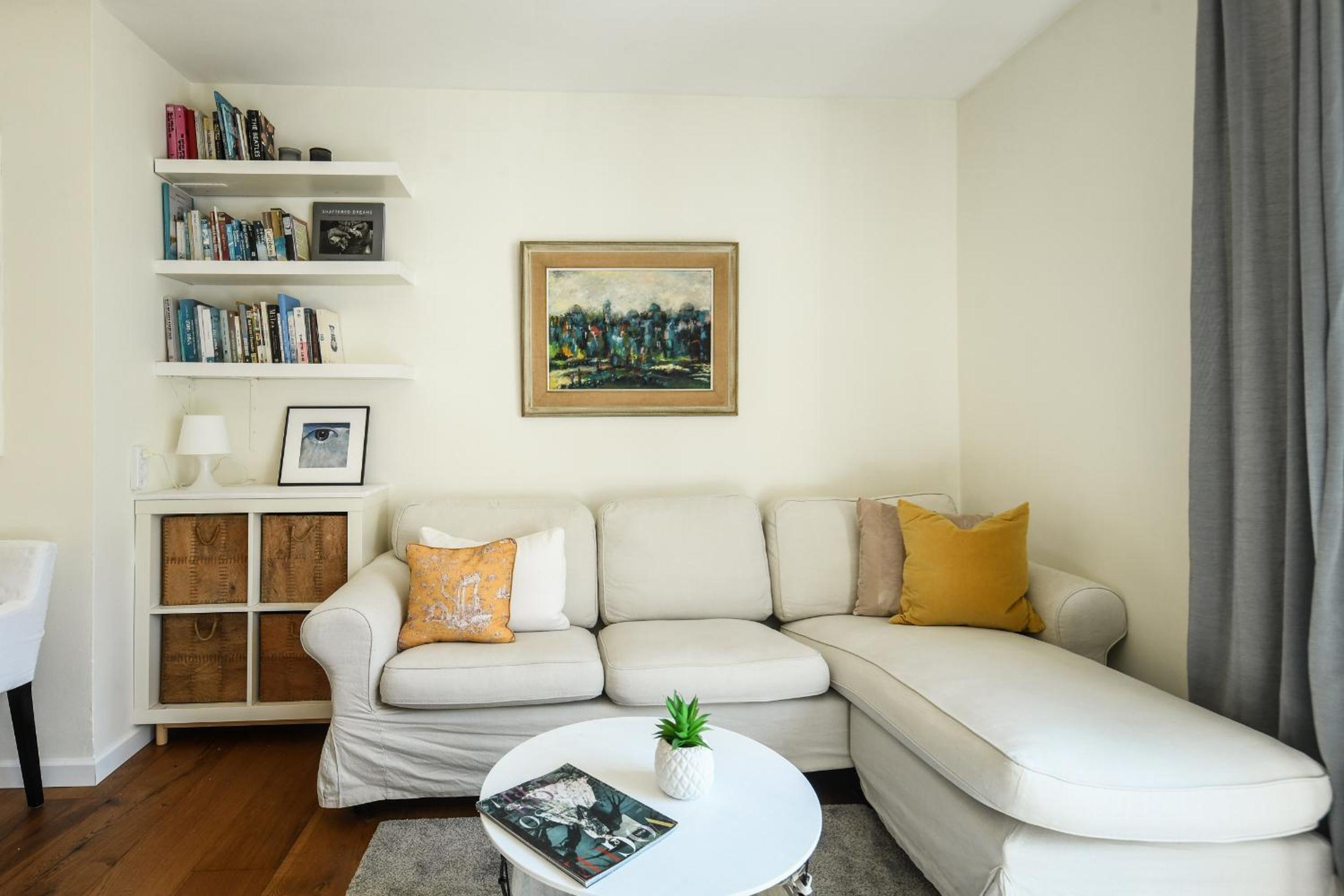 Radiant 1BR Apt w Parking in the Heart of Tel Aviv with Shelter by Sea N' Rent view 4