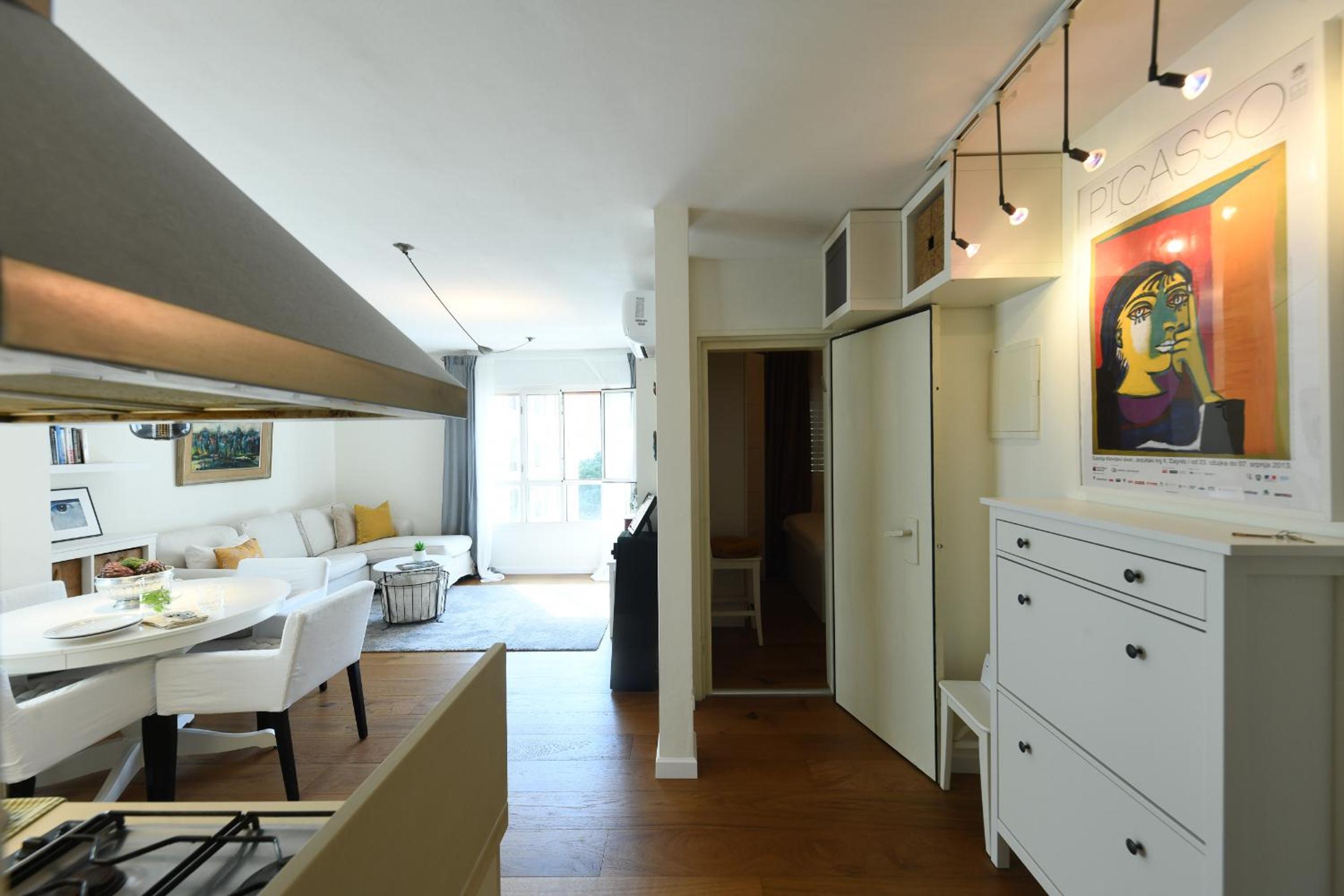 Radiant 1BR Apt w Parking in the Heart of Tel Aviv with Shelter by Sea N' Rent view 5