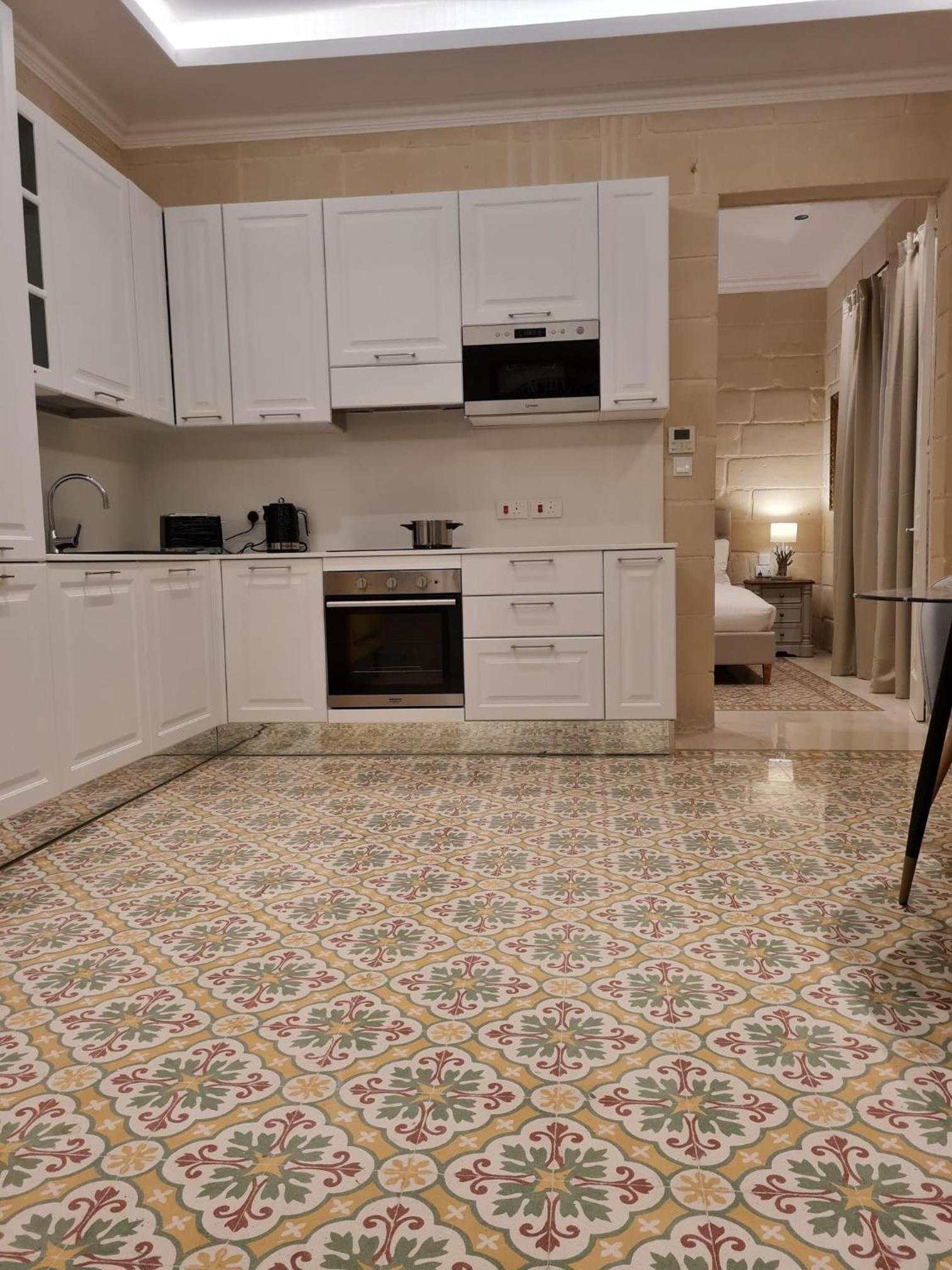 Typical Maltese Maisonette in St.Julians photo 5
