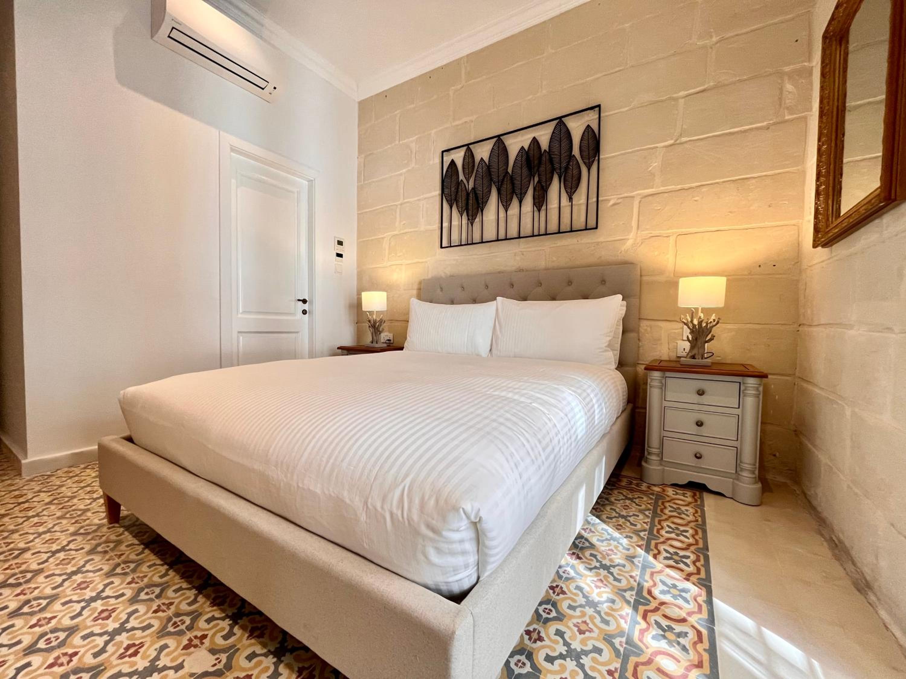 Typical Maltese Maisonette in St.Julians photo 2
