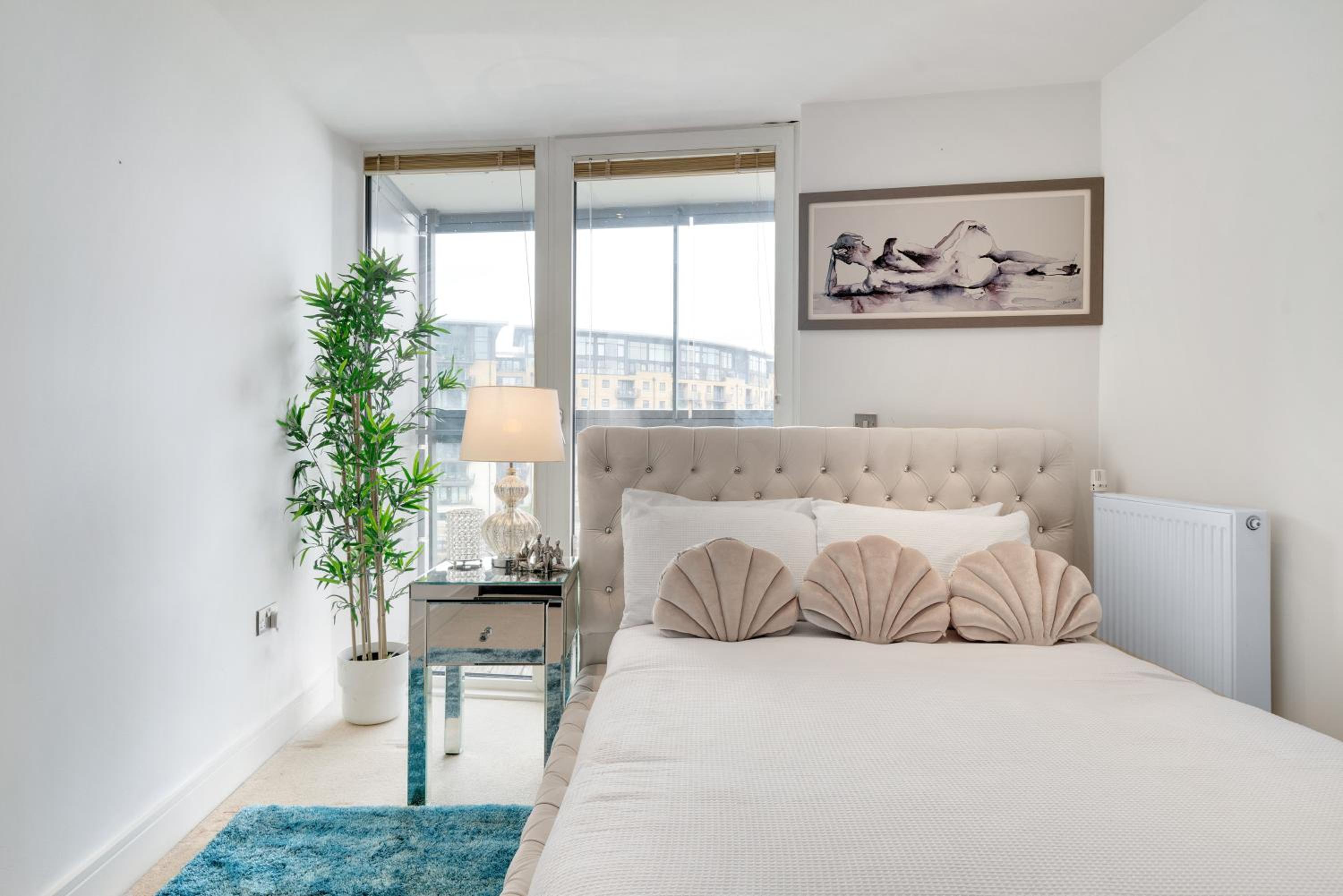Large 2Bed 2Bath Apartment Beautiful River Views London Greenwich Cutty Sark view 2