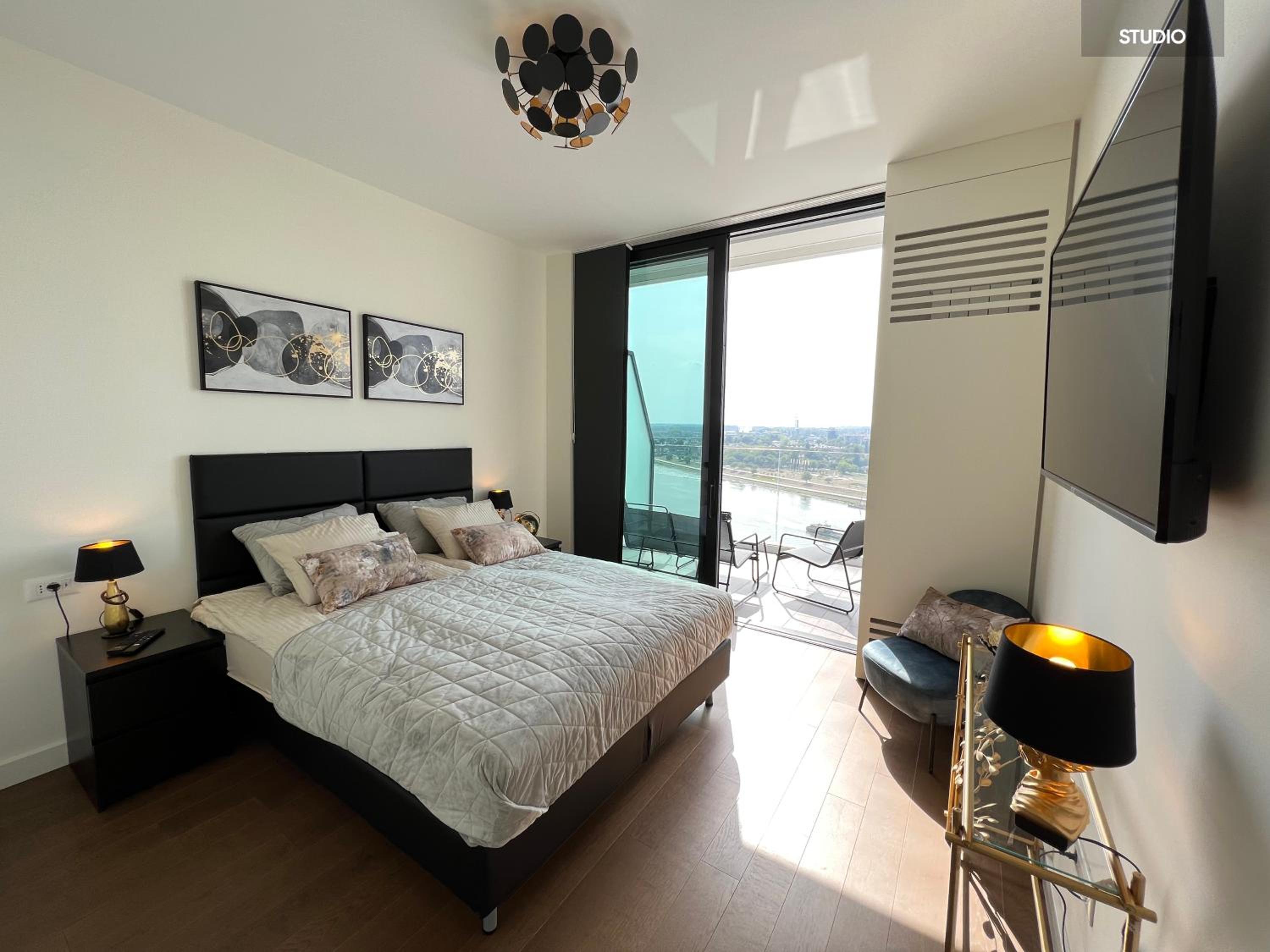 BW TERRACE top floor apartments with river view & self check-in view 2