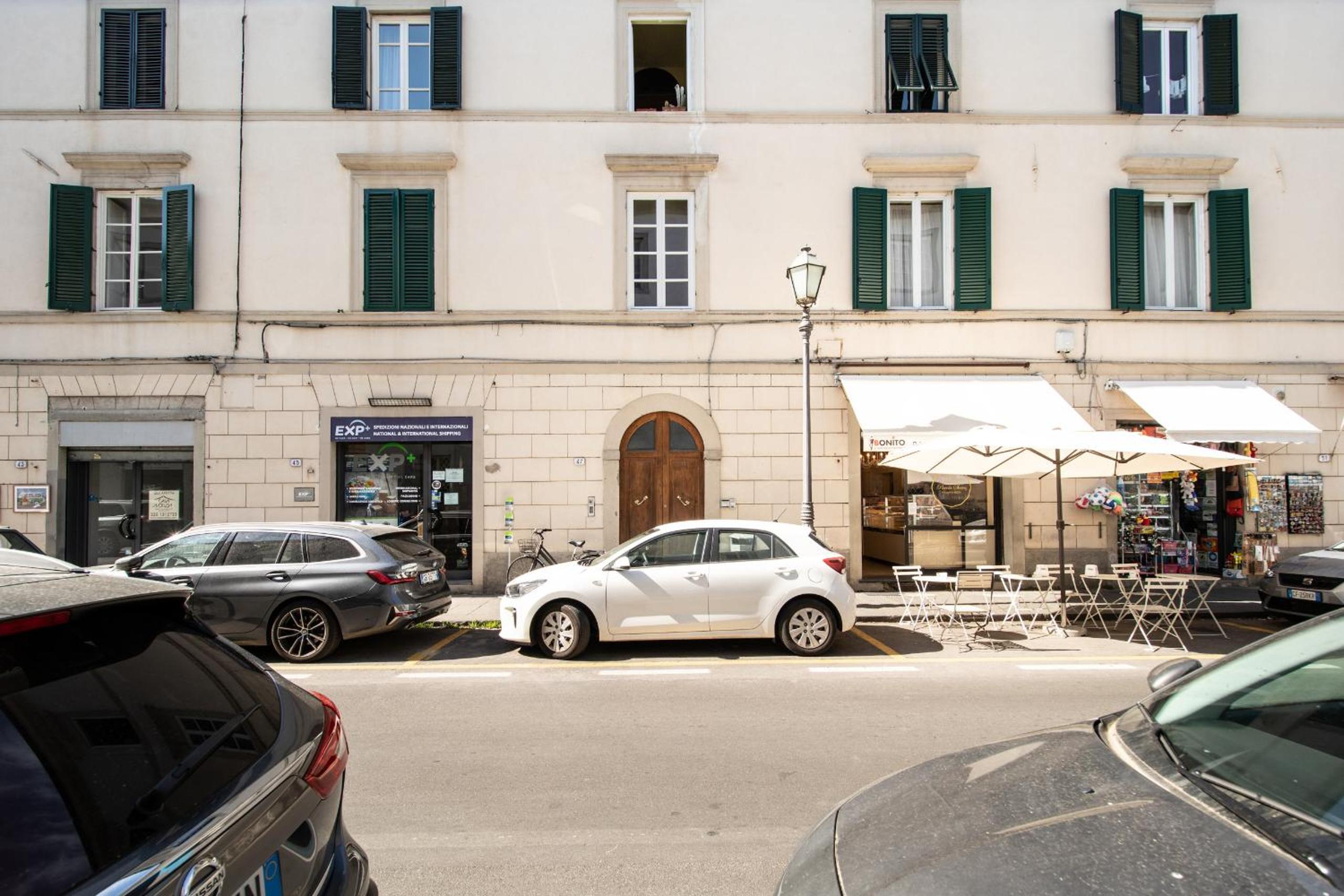Bottini Apartment Cosy in Center Town view 2
