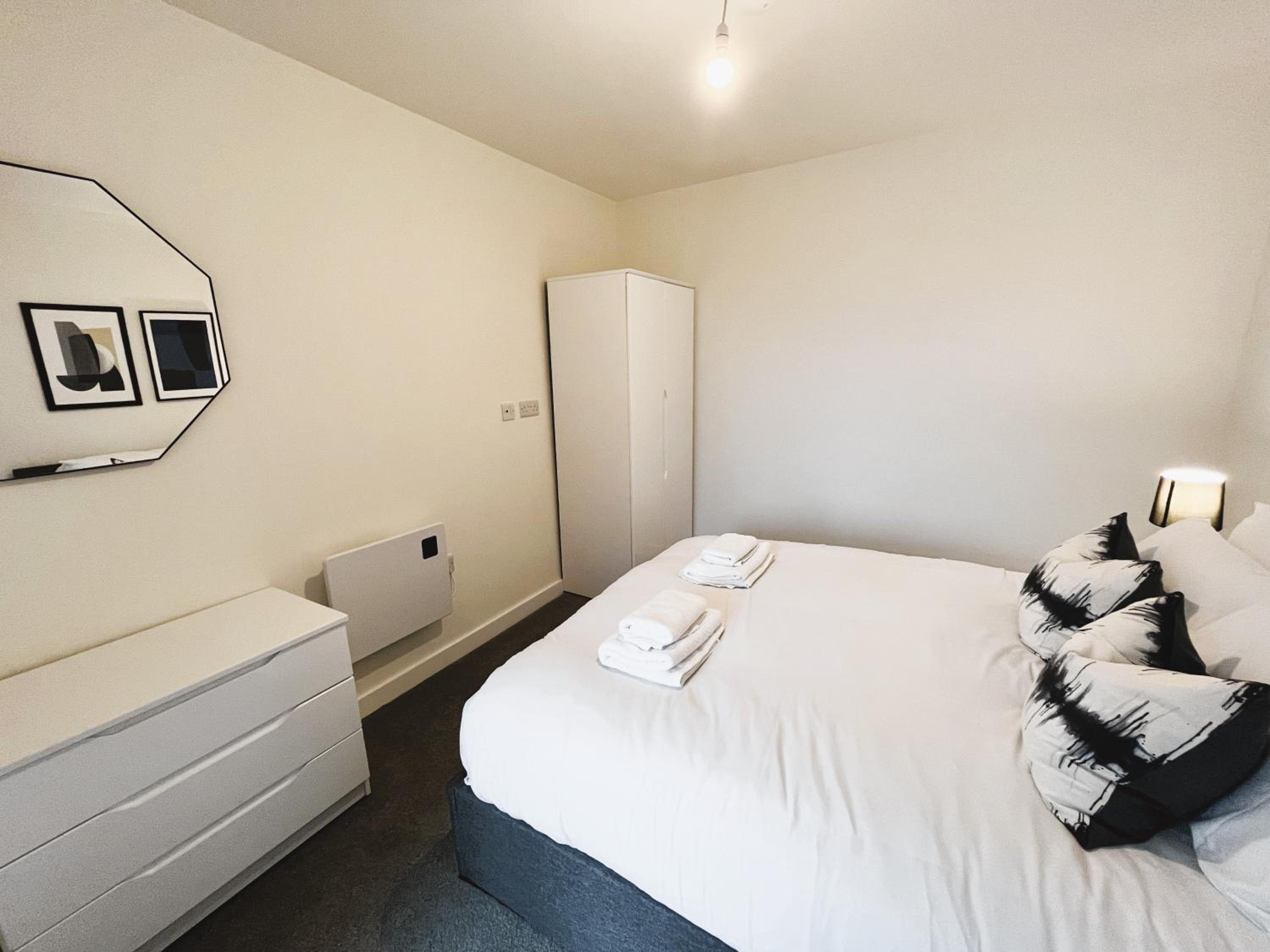 Brand new modern 1 bed apartment near Old Trafford Stadium view 2