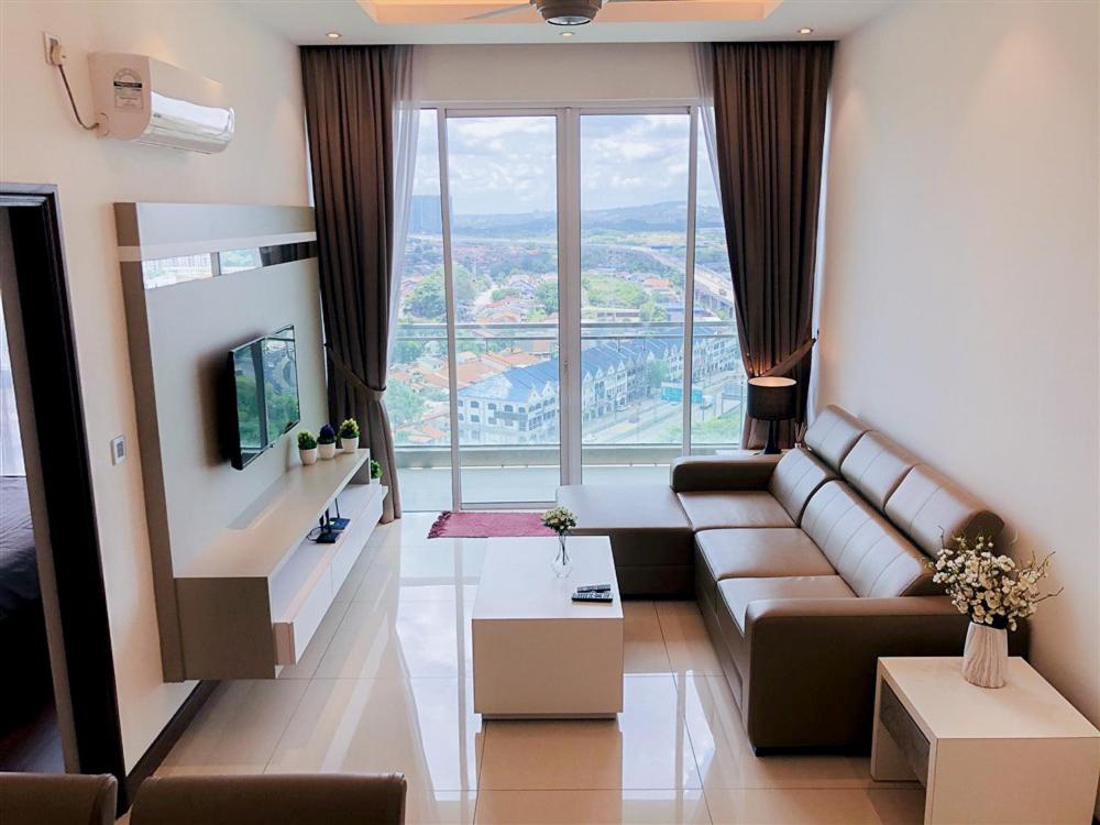 Paragon Suite Homestay by Antlerzone