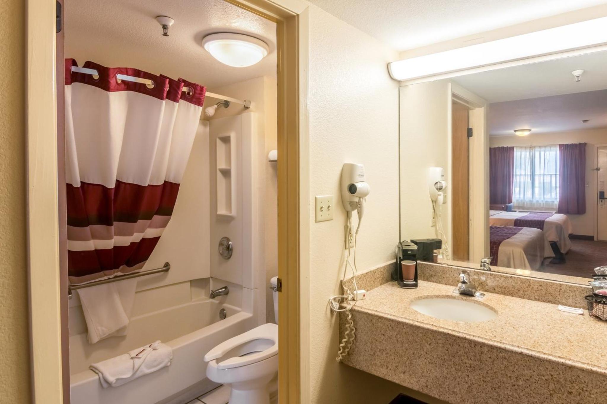 Wichita Falls Vacations - Red Roof Inn Wichita Falls - Property Image 29