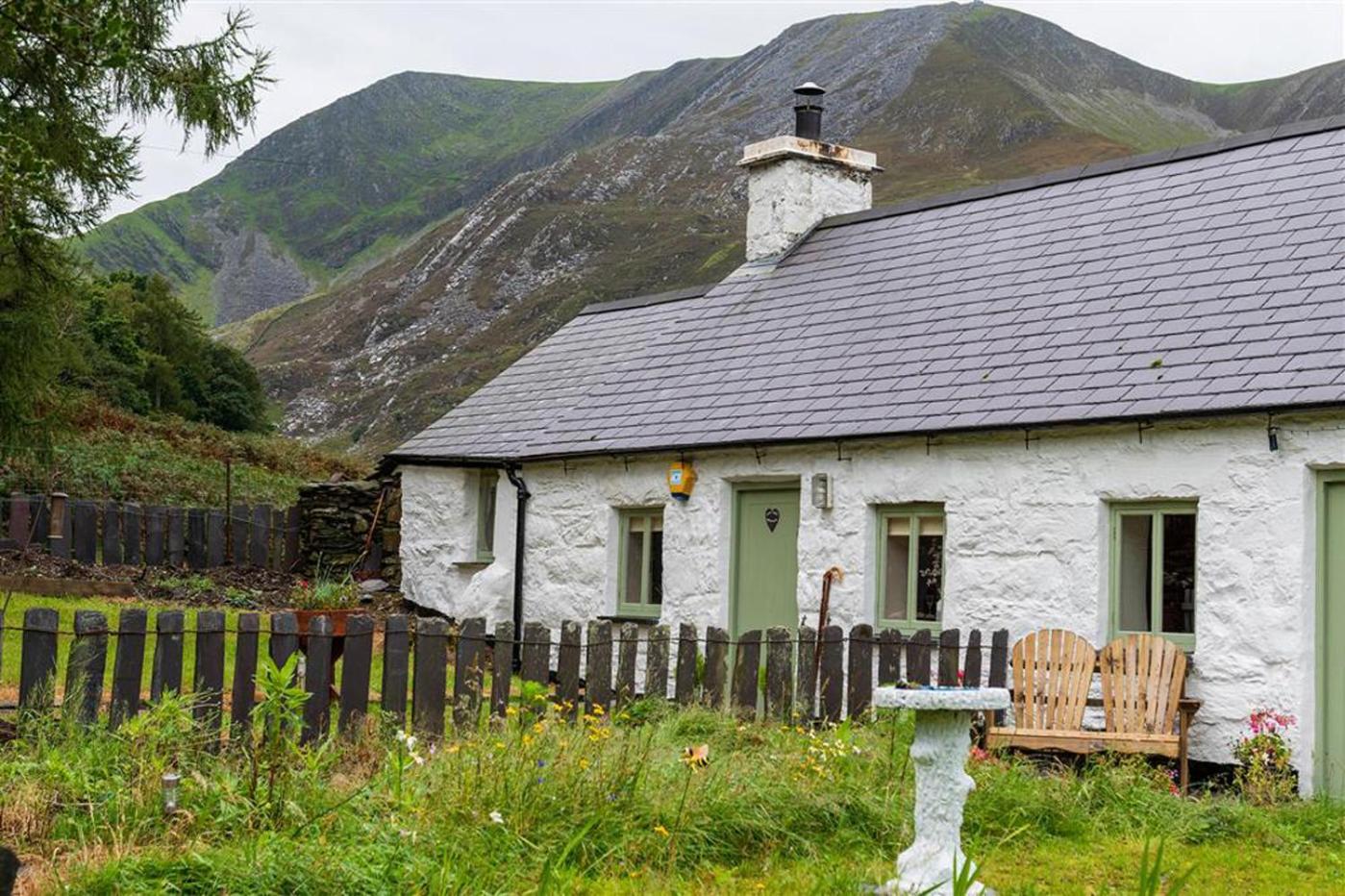 Hotel Ceunant Bach - Image 1