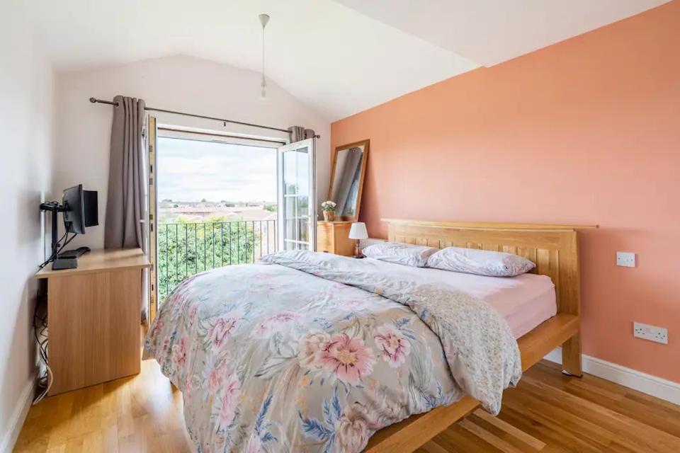 Oris Hut Stylish Ensuite Room Near Luton Airport view 3