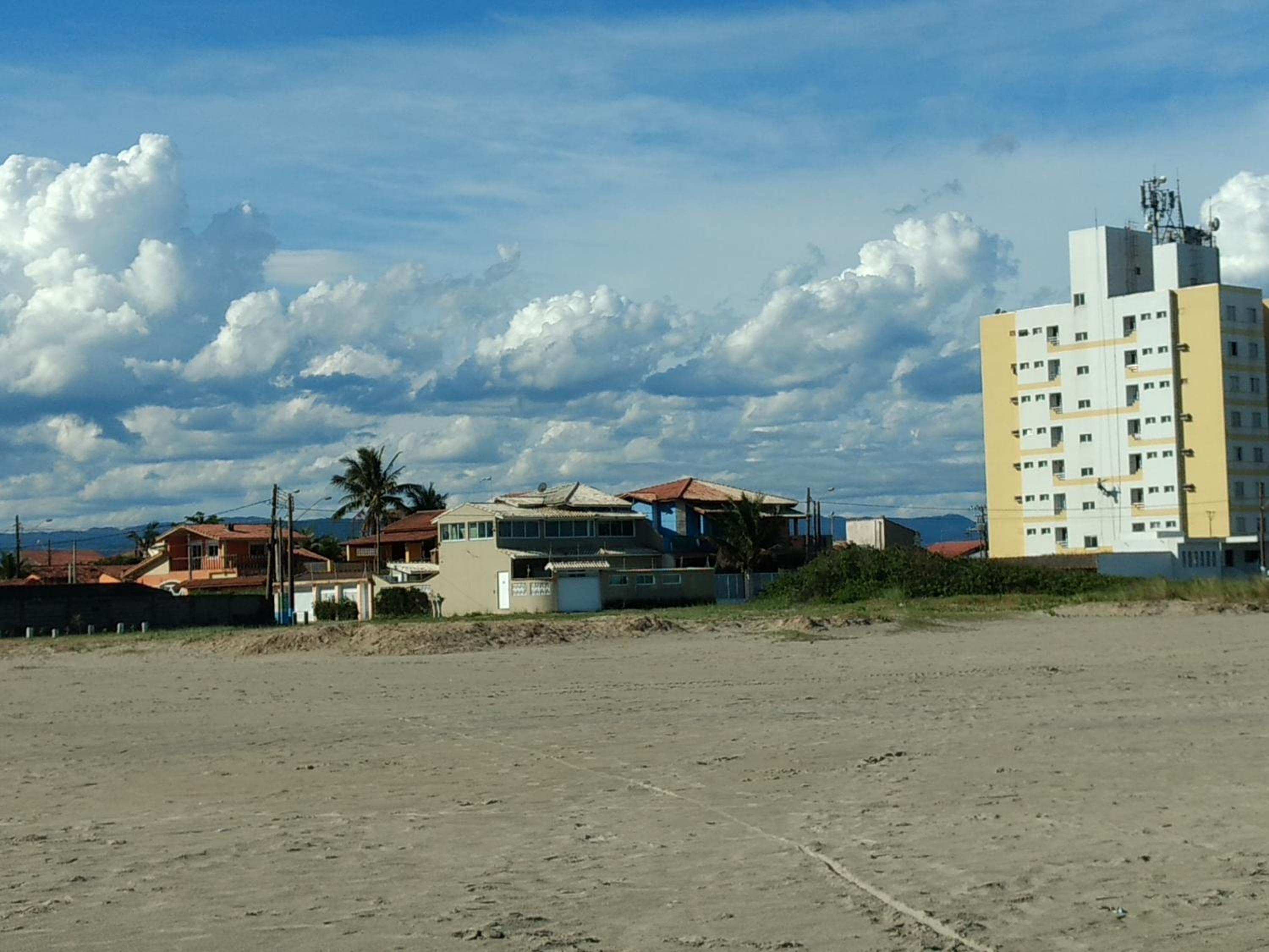 Paraíso Beira Mar, Casa Temporada Itanhaém, 30m Praia, Vista Mar, Piscina, Hidro, Wi-Fi 500 mb, Snooker, Churrasqueira, Garagem Grande, Lazer e Descanso