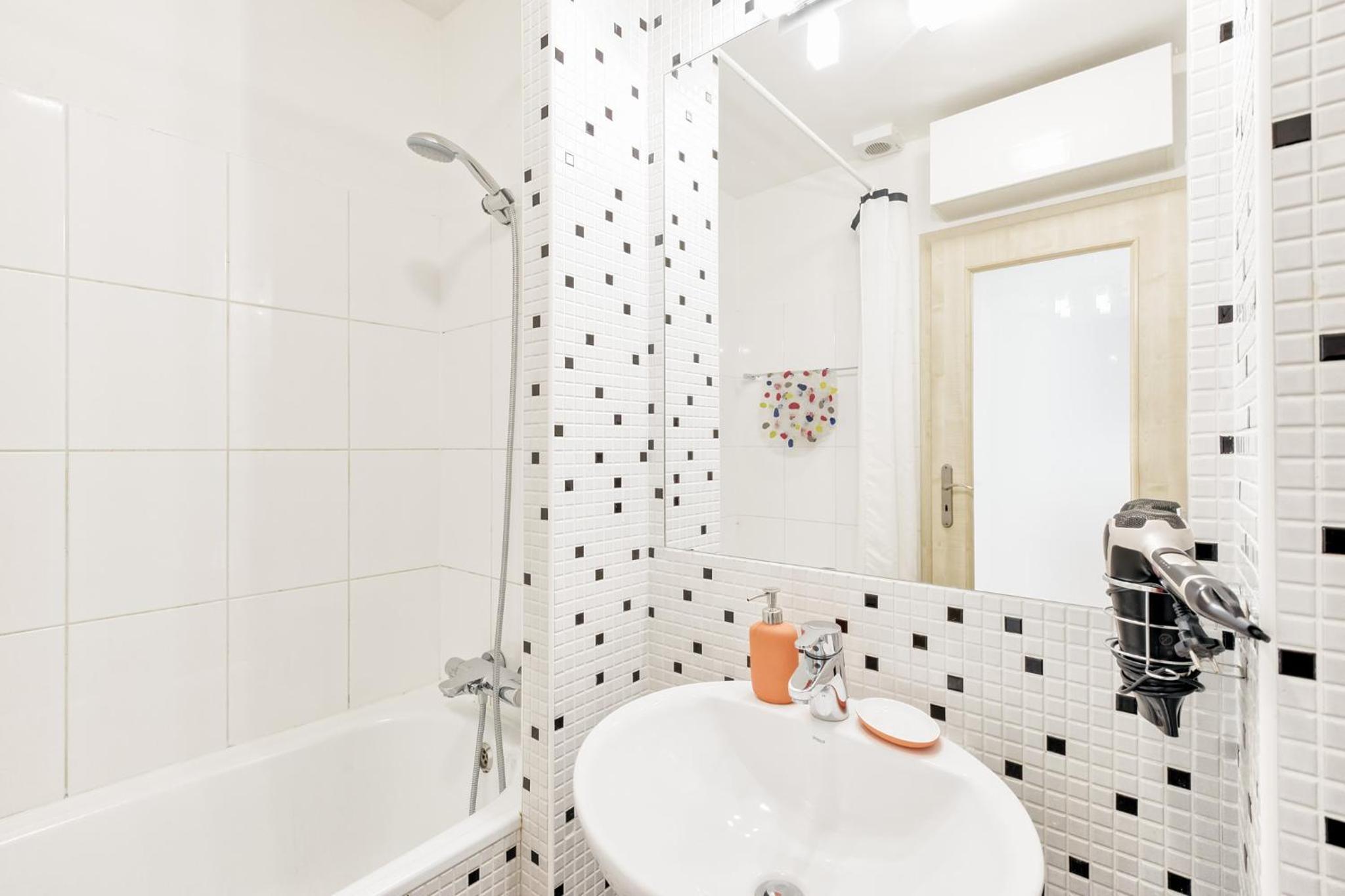 LIL Apartment with Tyn Cathedral View, Parking & AC