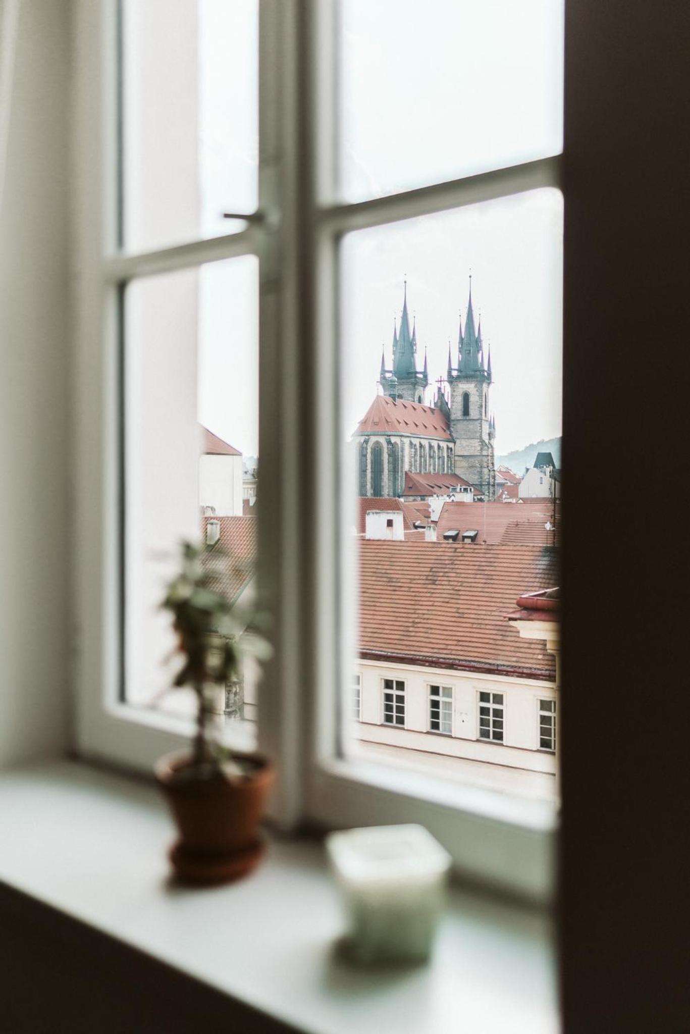 LIL Apartment with Tyn Cathedral View, Parking & AC