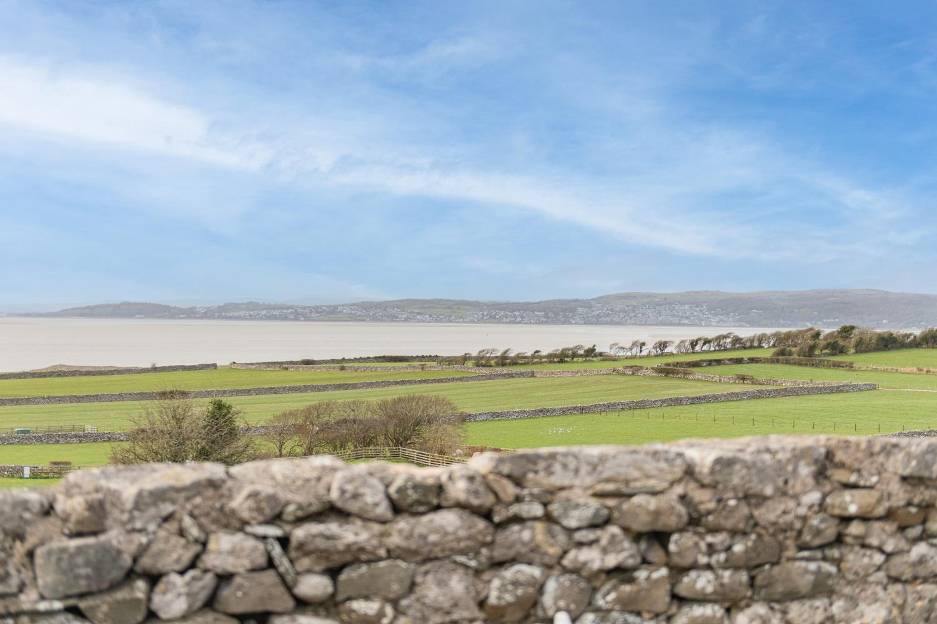 Hotel Ivy Cottage Silverdale, With Private Hot Tub!