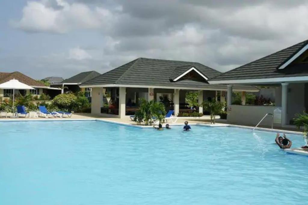 Sunset Palms & Villa Management Ltd view 5