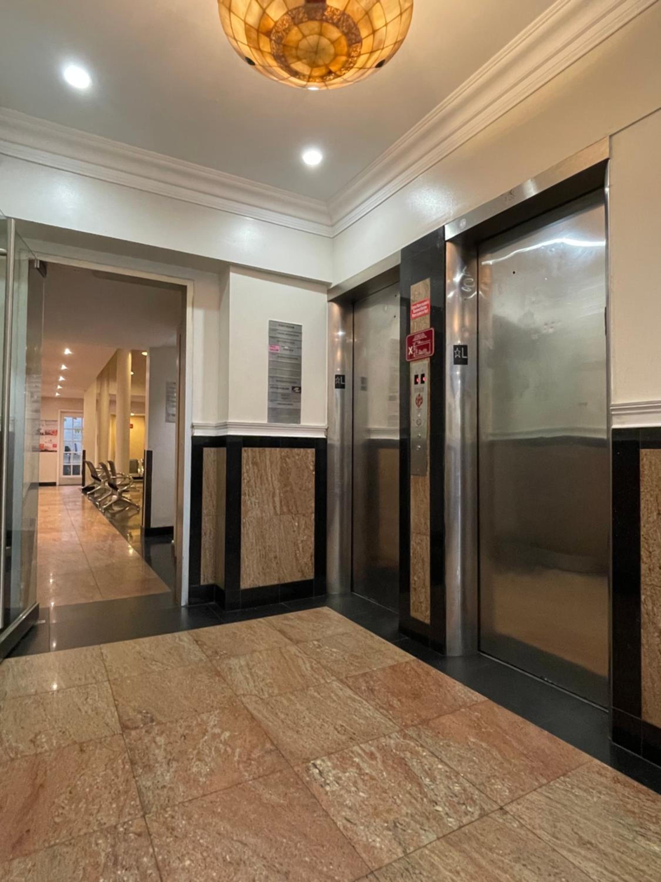 Hotel and the City, Empire State Building