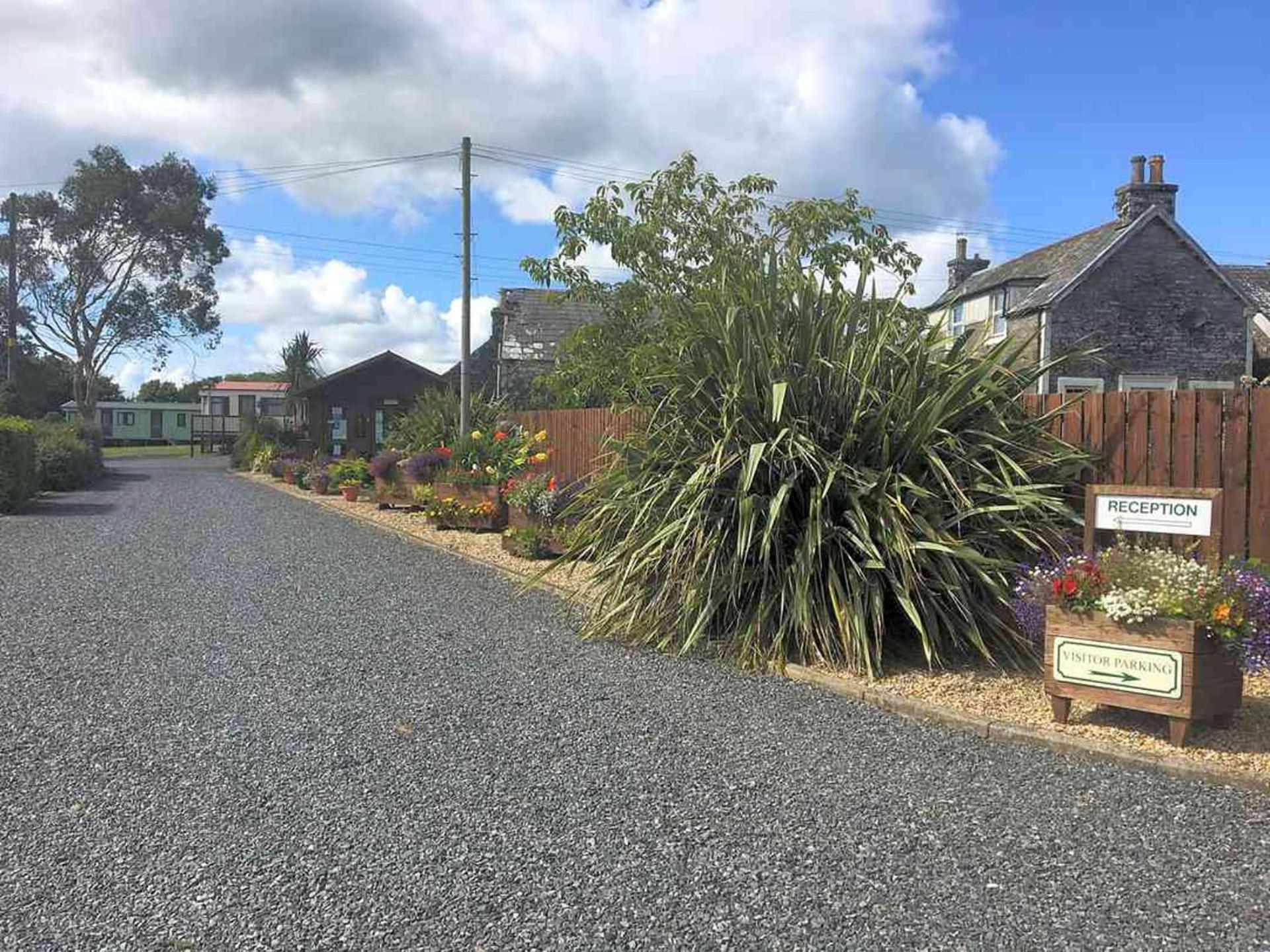 Caravan - Sleeps 4 - Pet friendly - Parking view 2