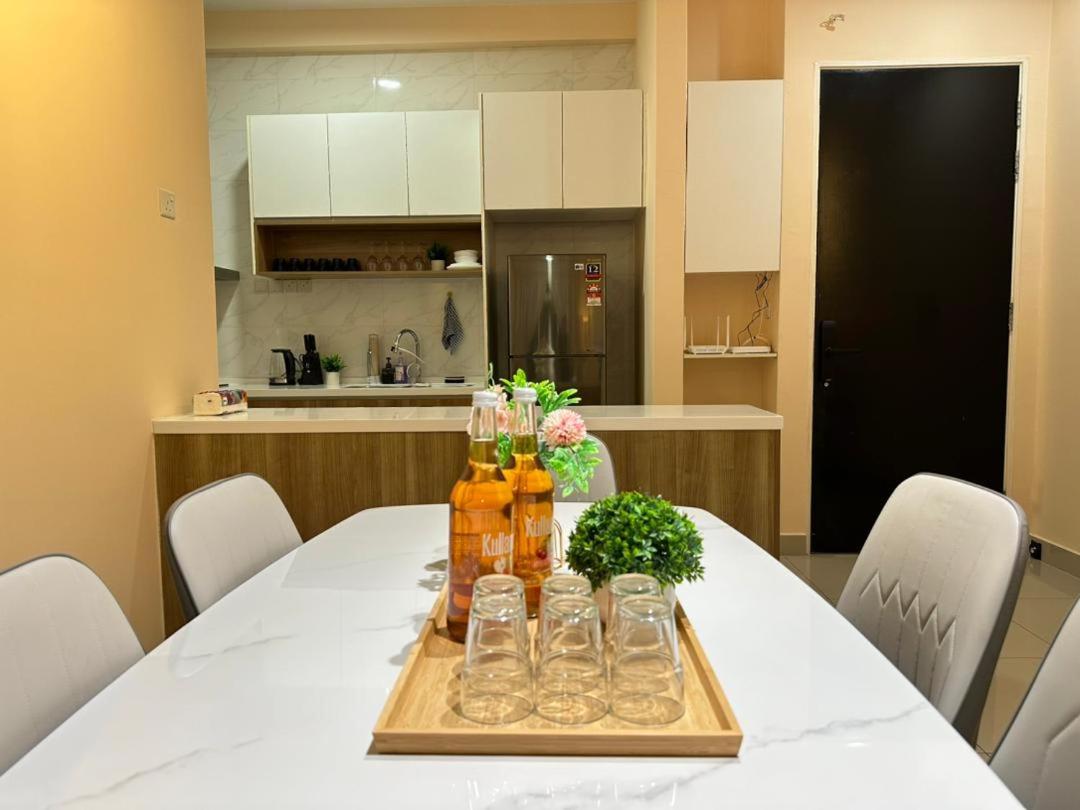 Twin Galaxy city view 2 Bedroom with balcony