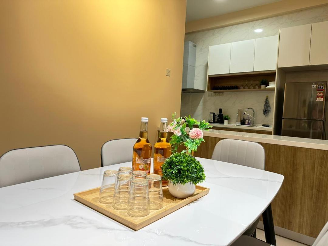 Twin Galaxy city view 2 Bedroom with balcony