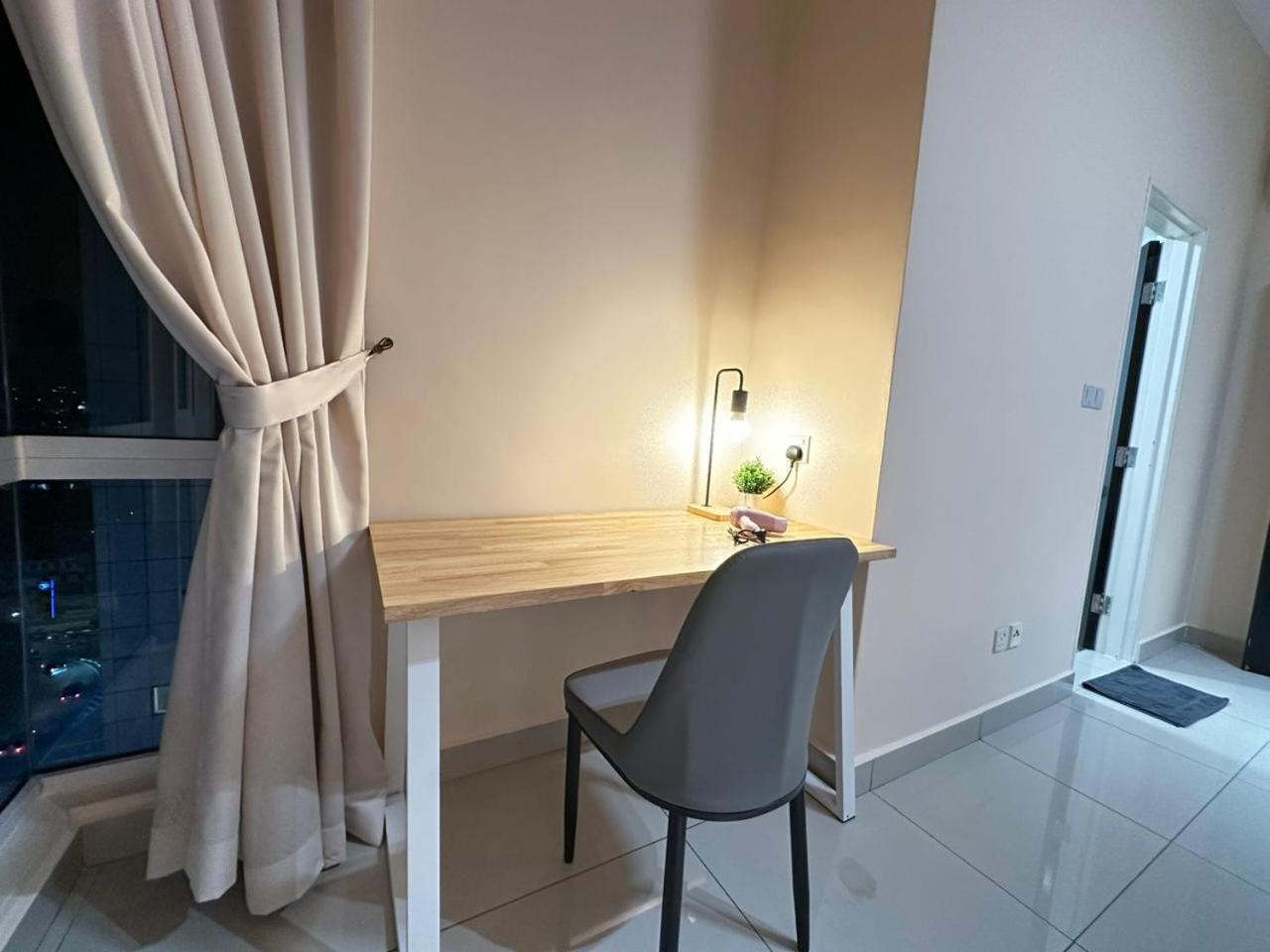 Twin Galaxy city view 2 Bedroom with balcony