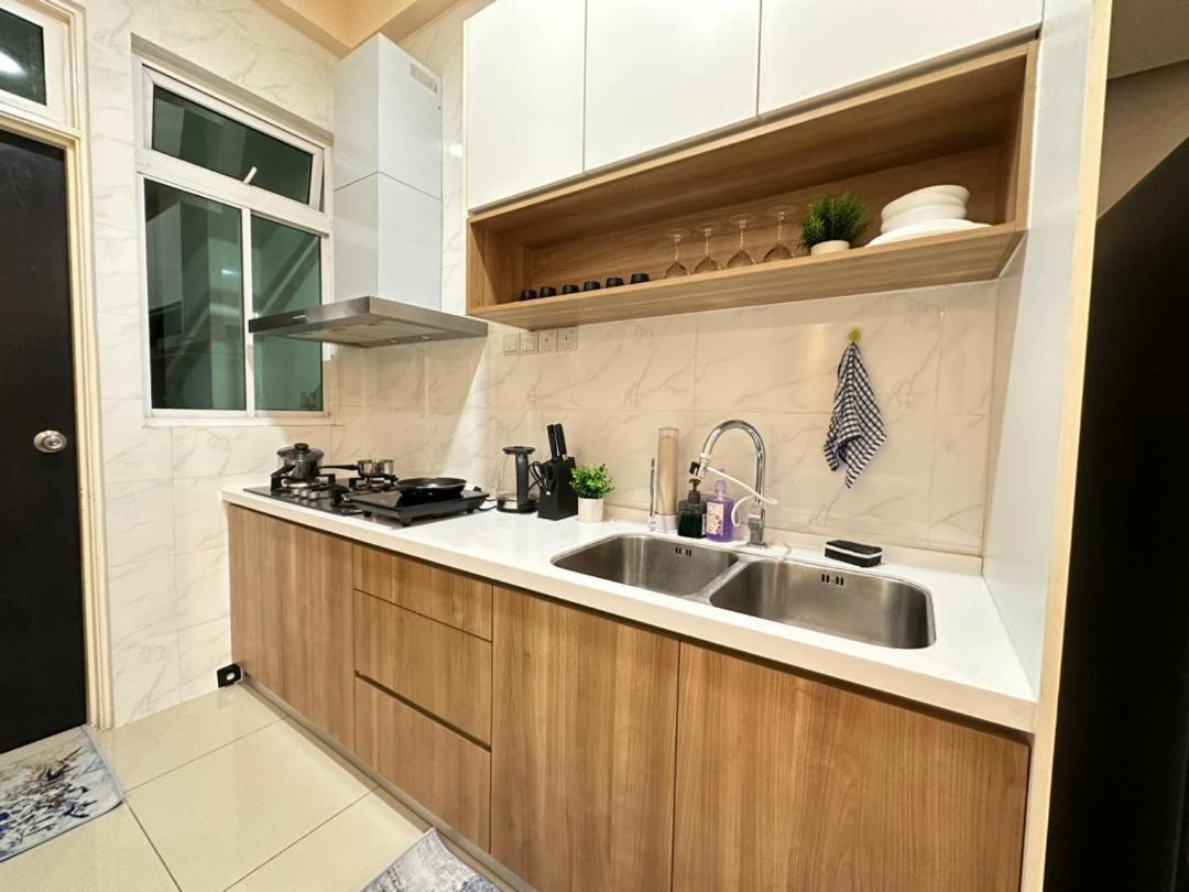 Twin Galaxy city view 2 Bedroom with balcony