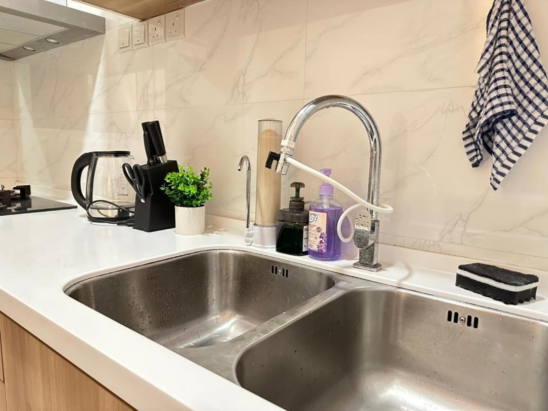 Twin Galaxy city view 2 Bedroom with balcony