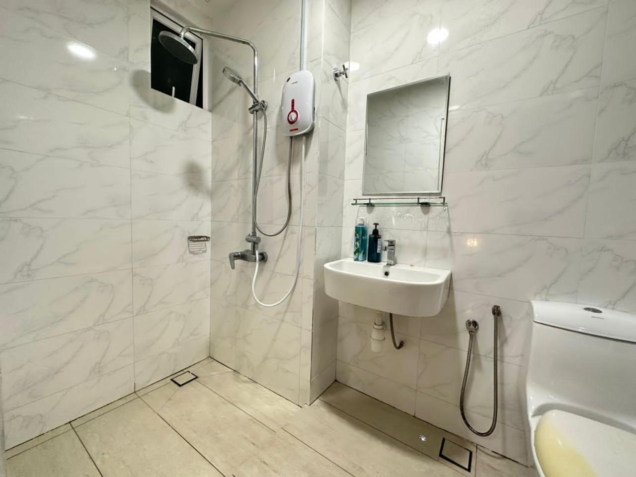 Twin Galaxy city view 2 Bedroom with balcony