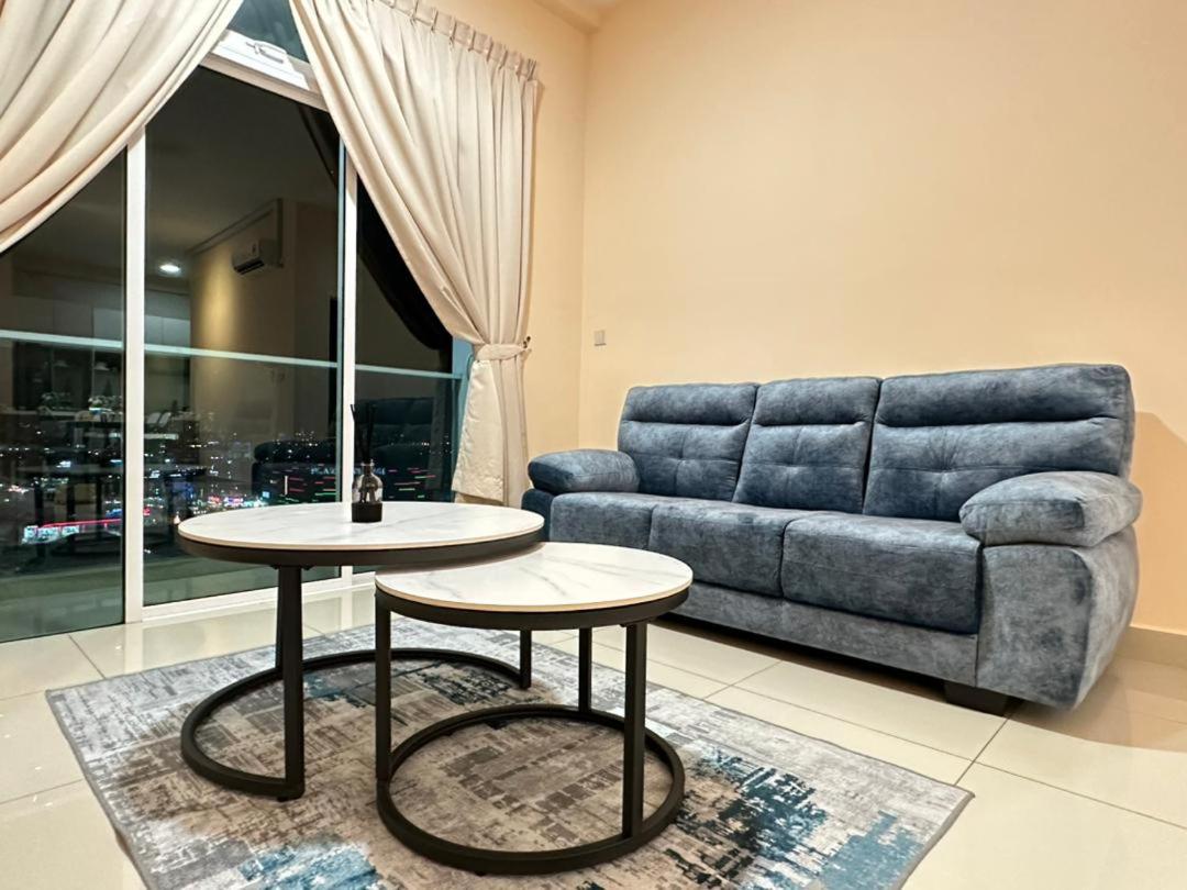 Twin Galaxy city view 2 Bedroom with balcony
