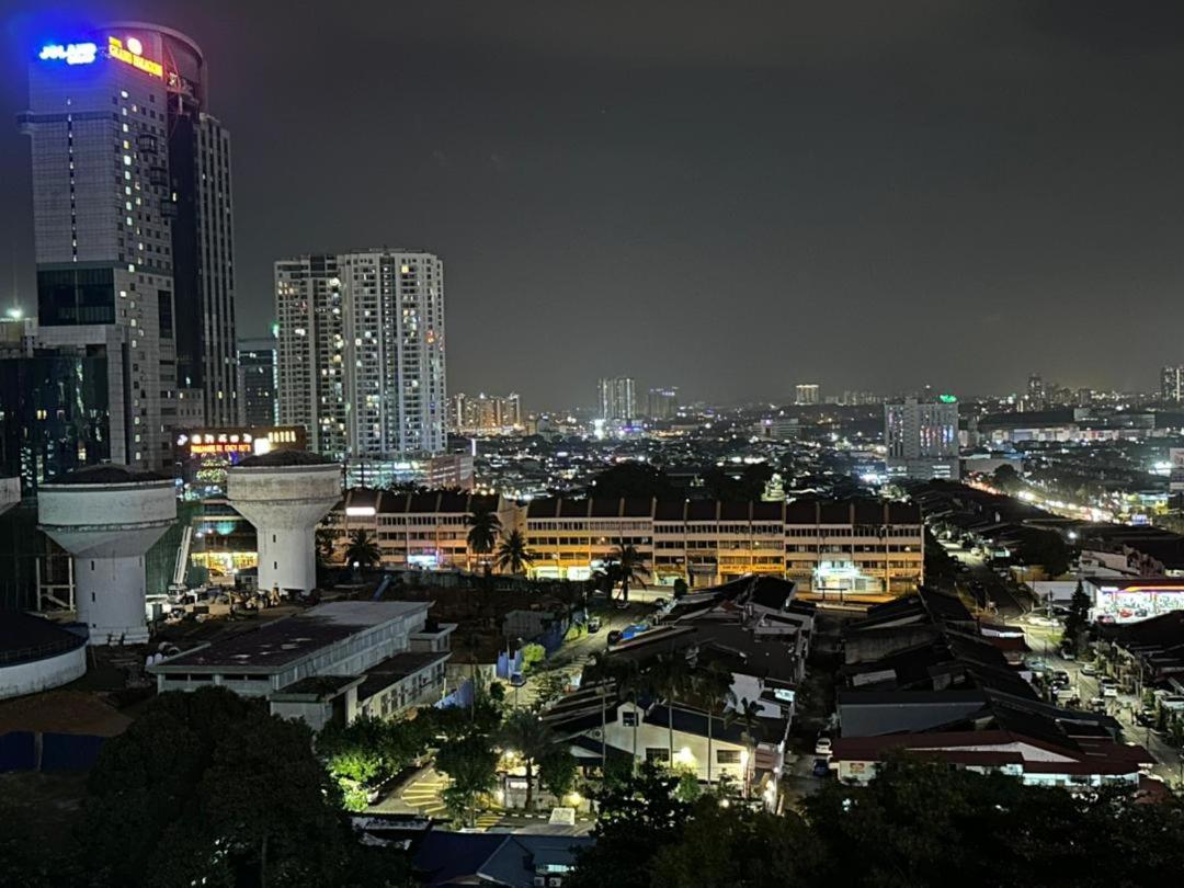 Twin Galaxy city view 2 Bedroom with balcony