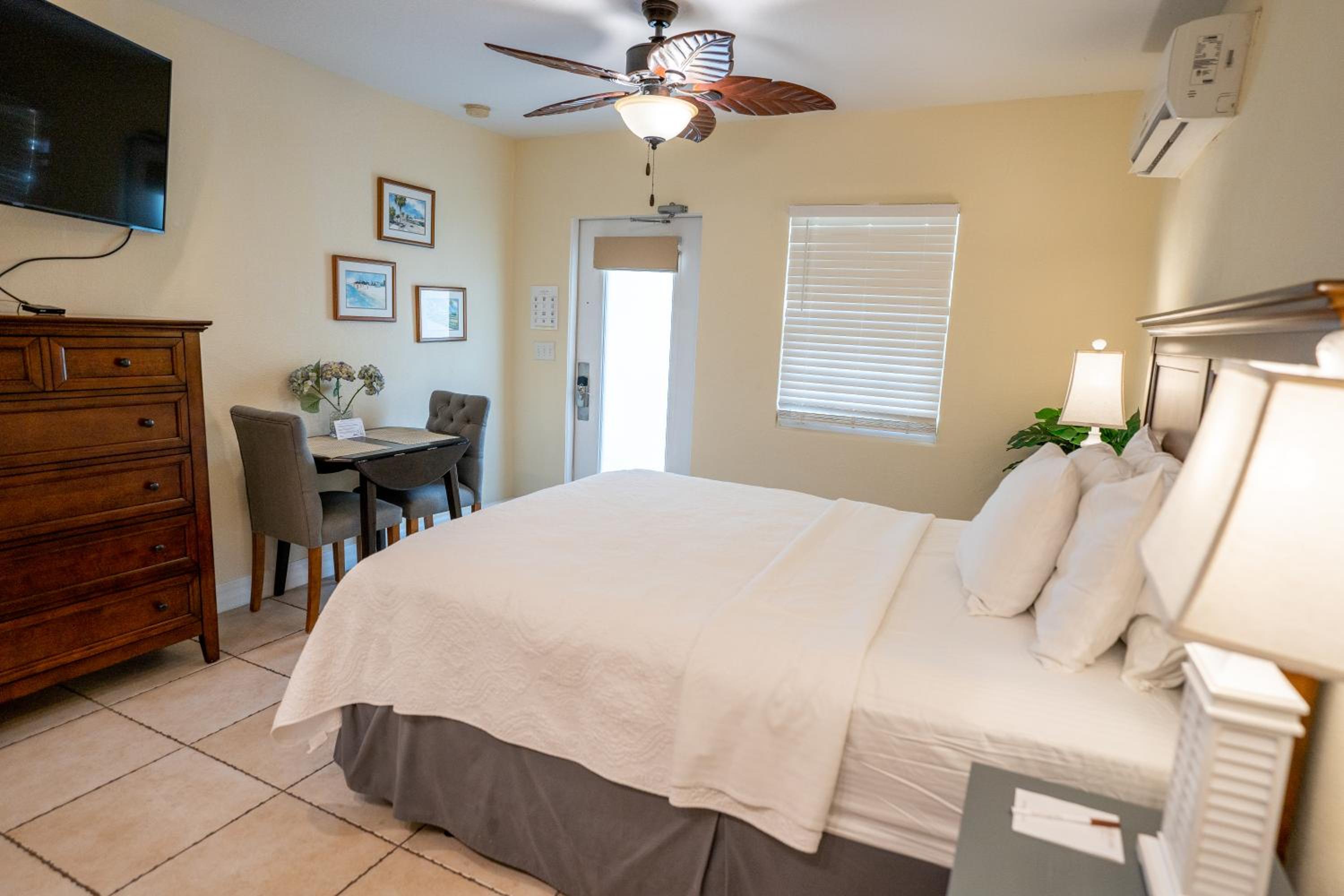 The Capri at Siesta - Property Image 6