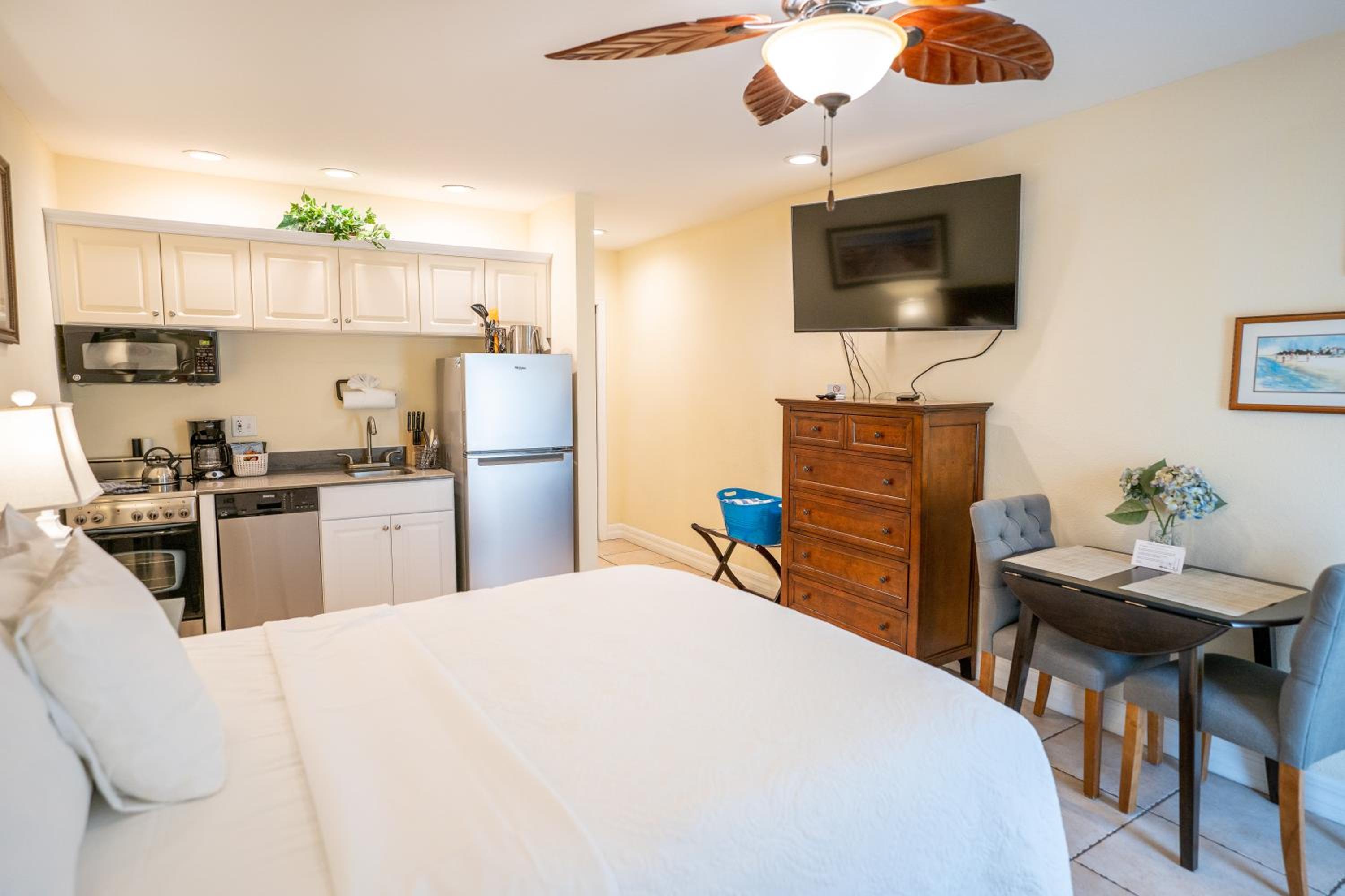 The Capri at Siesta - Property Image 1