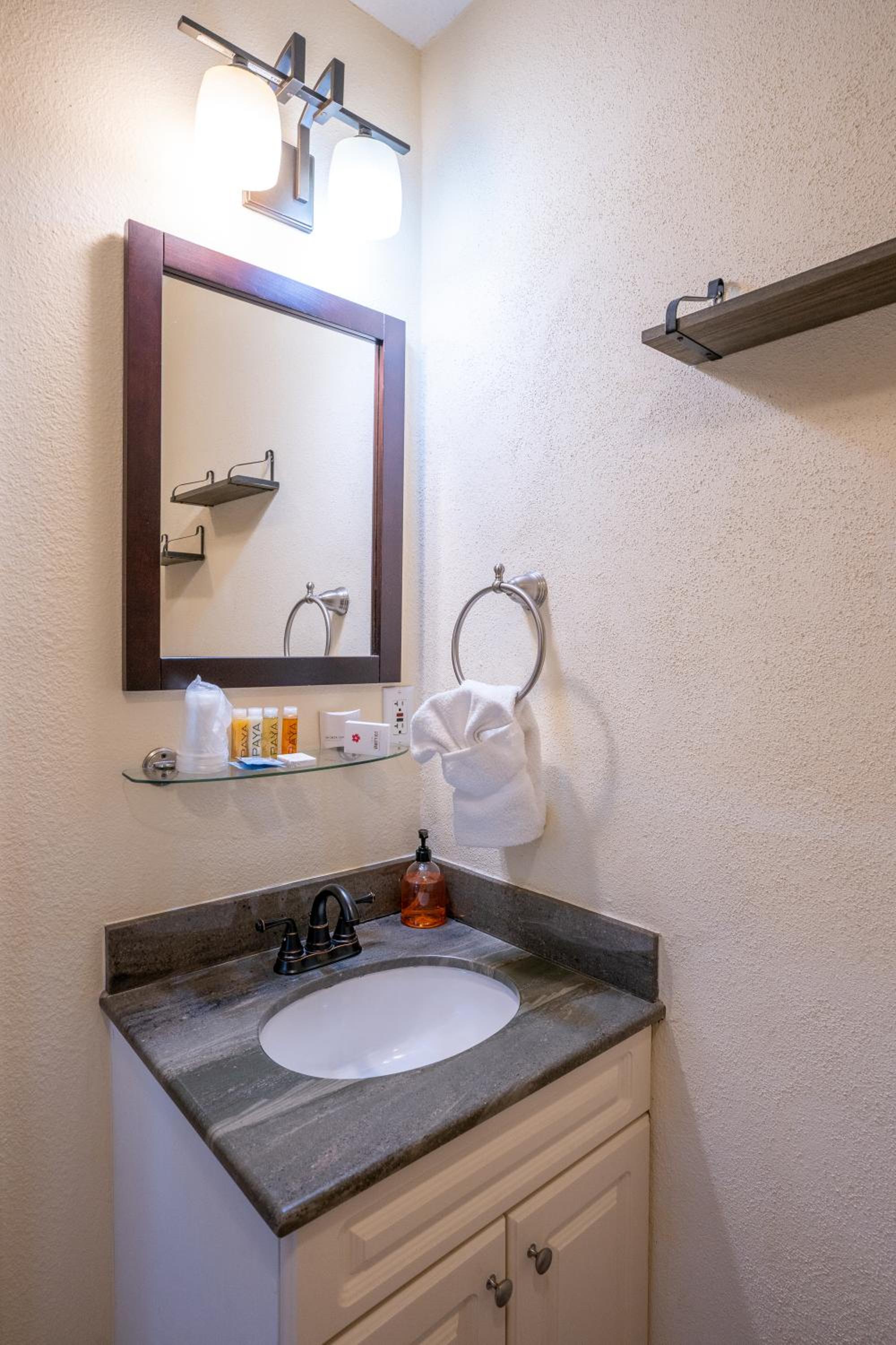 The Capri at Siesta - Property Image 15