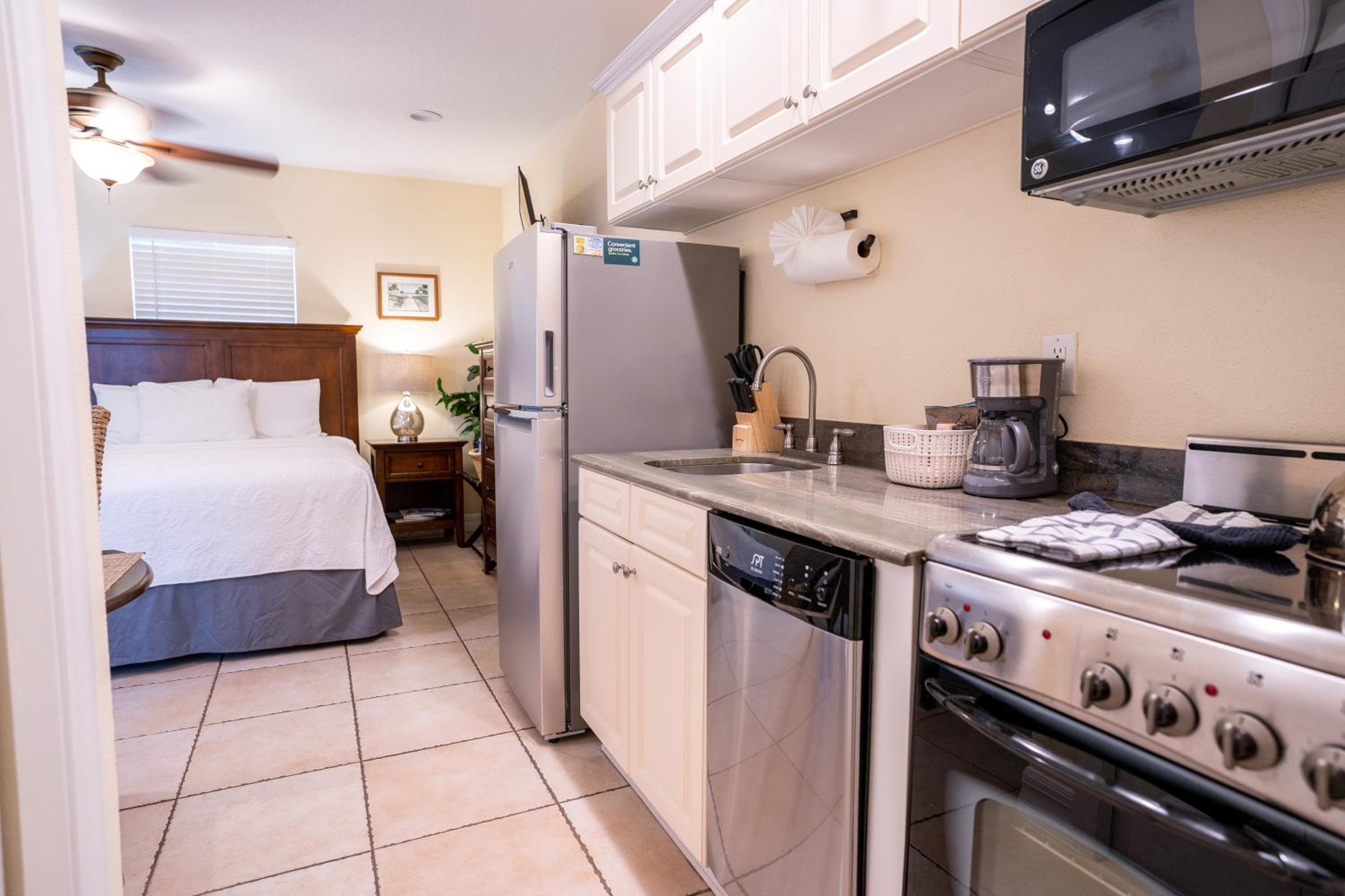 The Capri at Siesta - Property Image 24