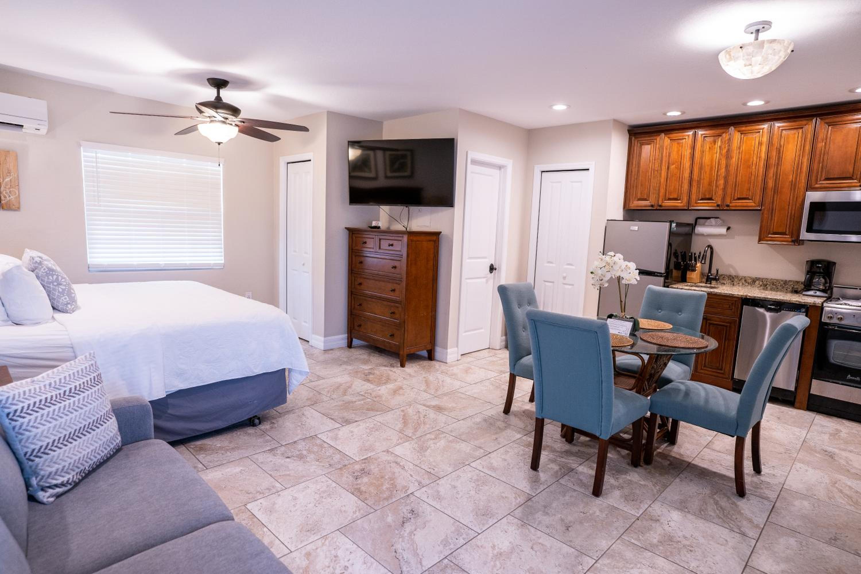 The Capri at Siesta - Property Image 35