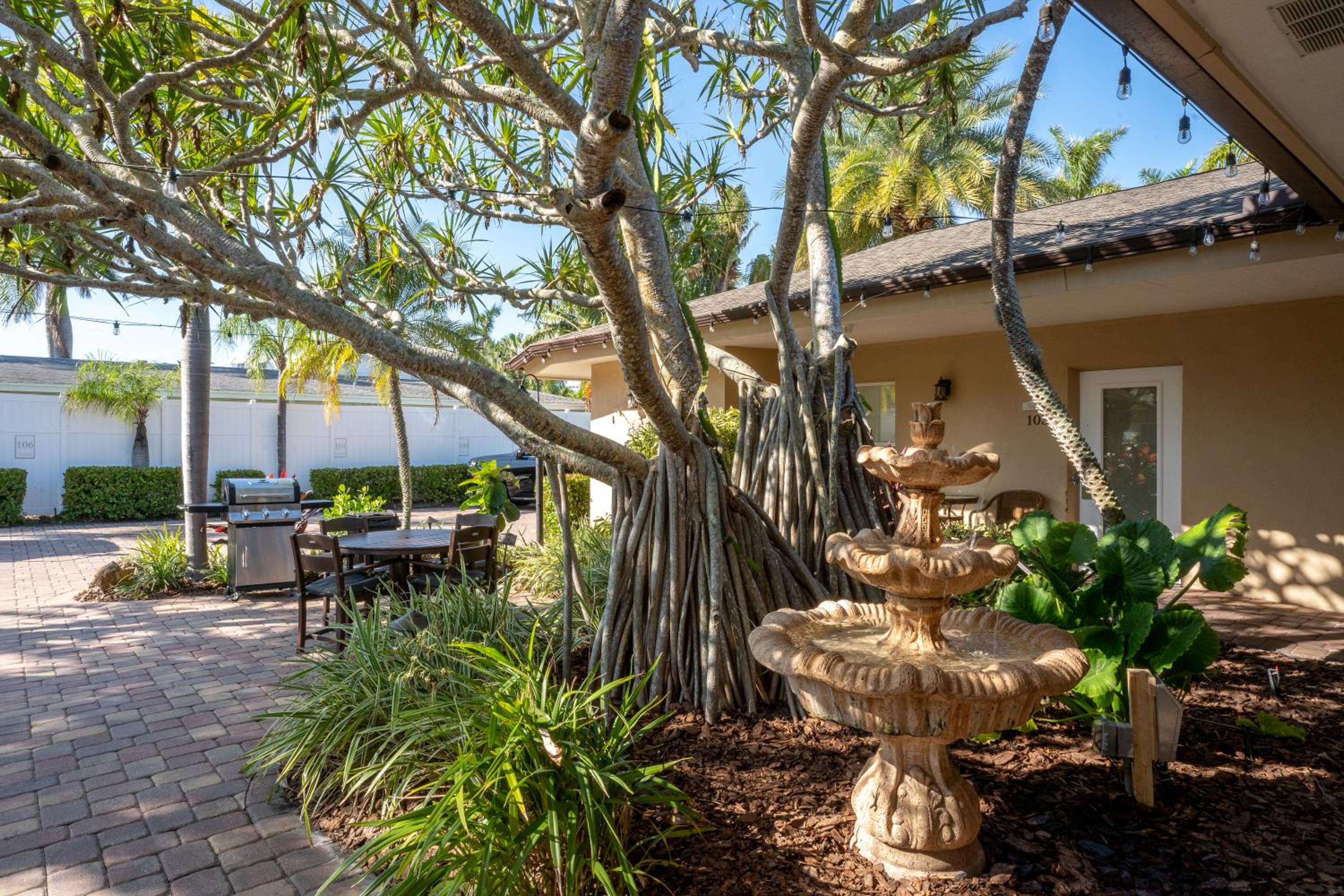 The Capri at Siesta - Property Image 36