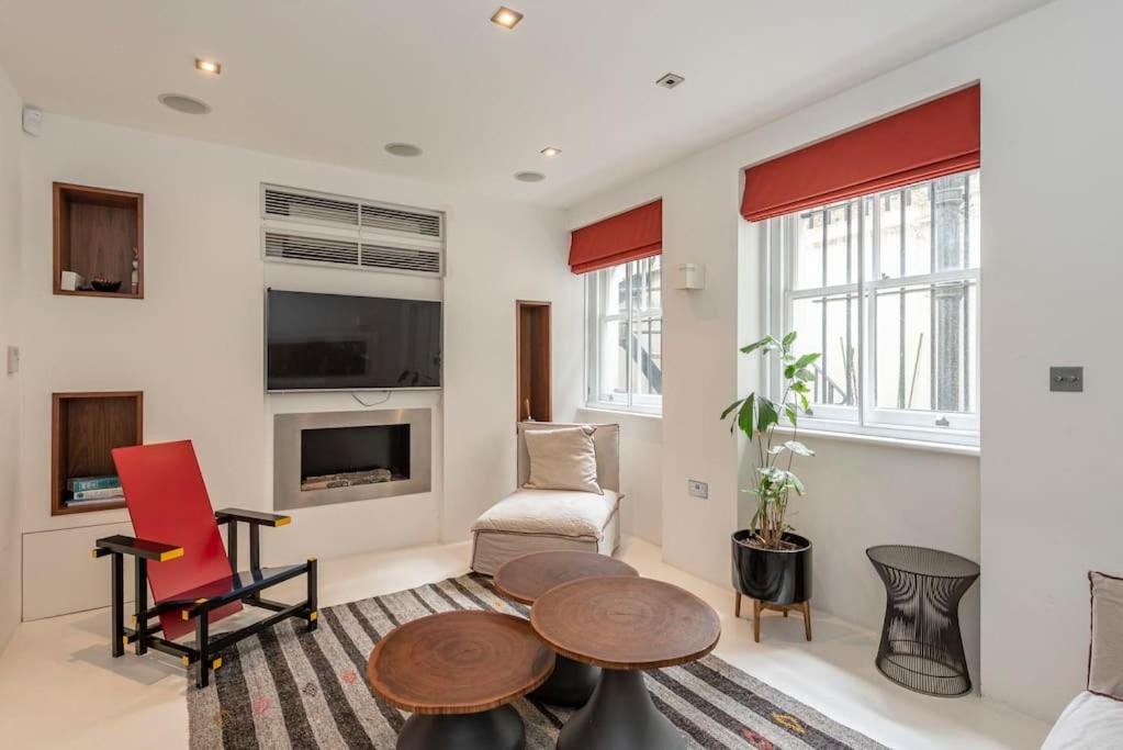 Stunning 3 Bed Townhouse in the heart of Mayfair