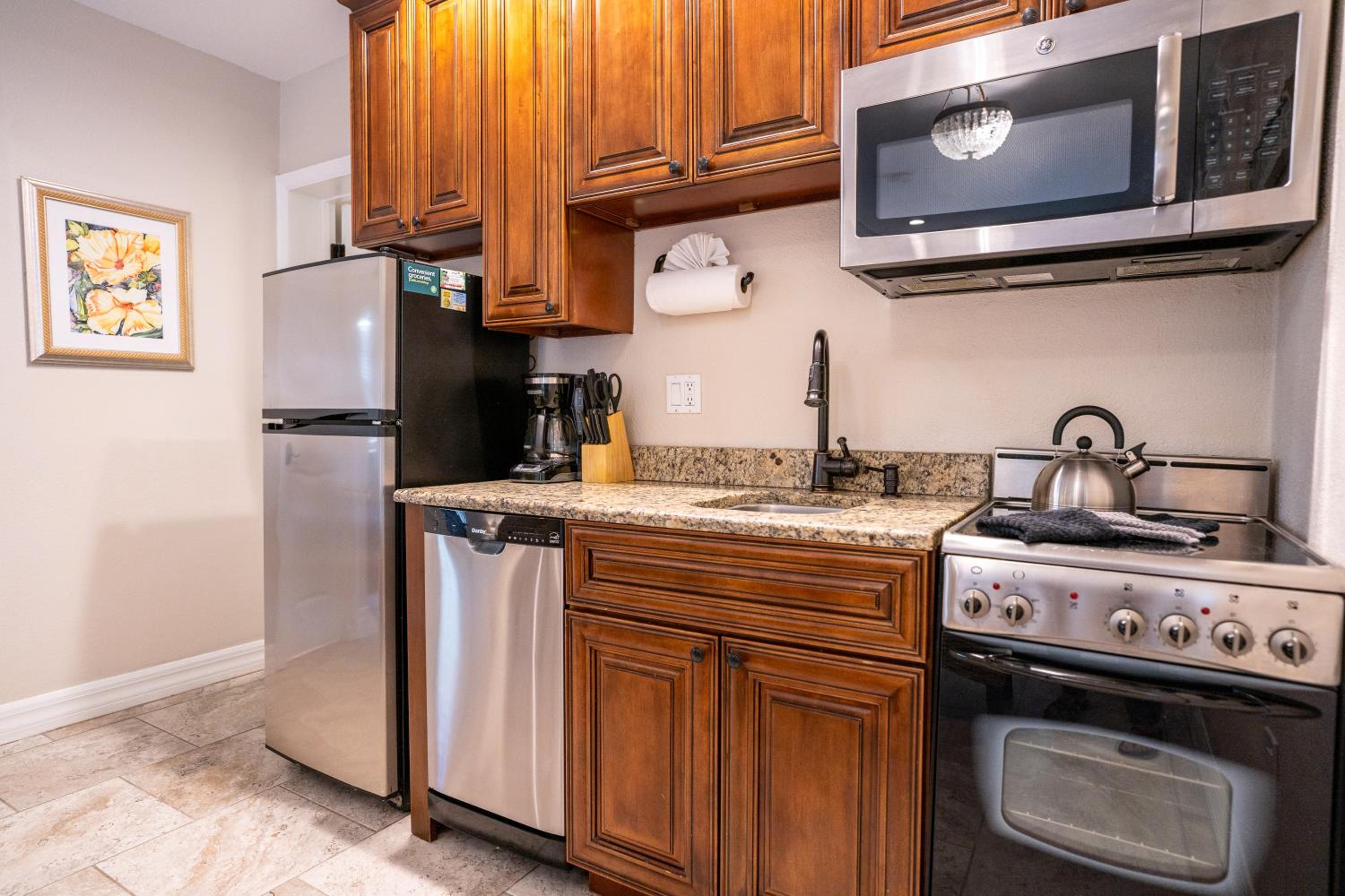 The Capri at Siesta - Property Image 51
