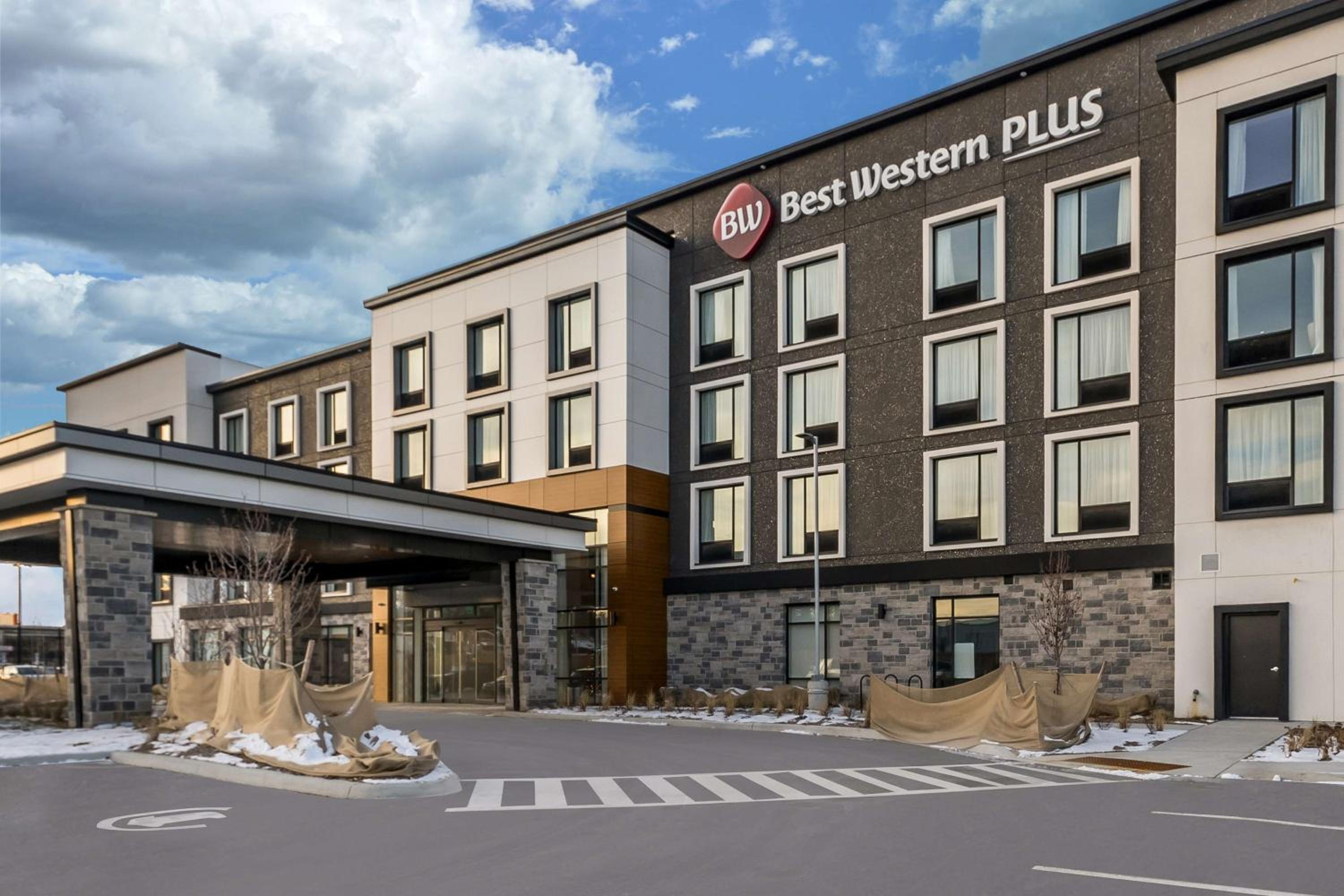 Hotel Best Western Plus Parry Sound - Image 1