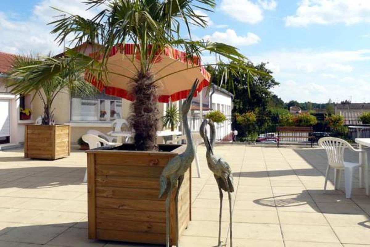 outdoor BBQ area