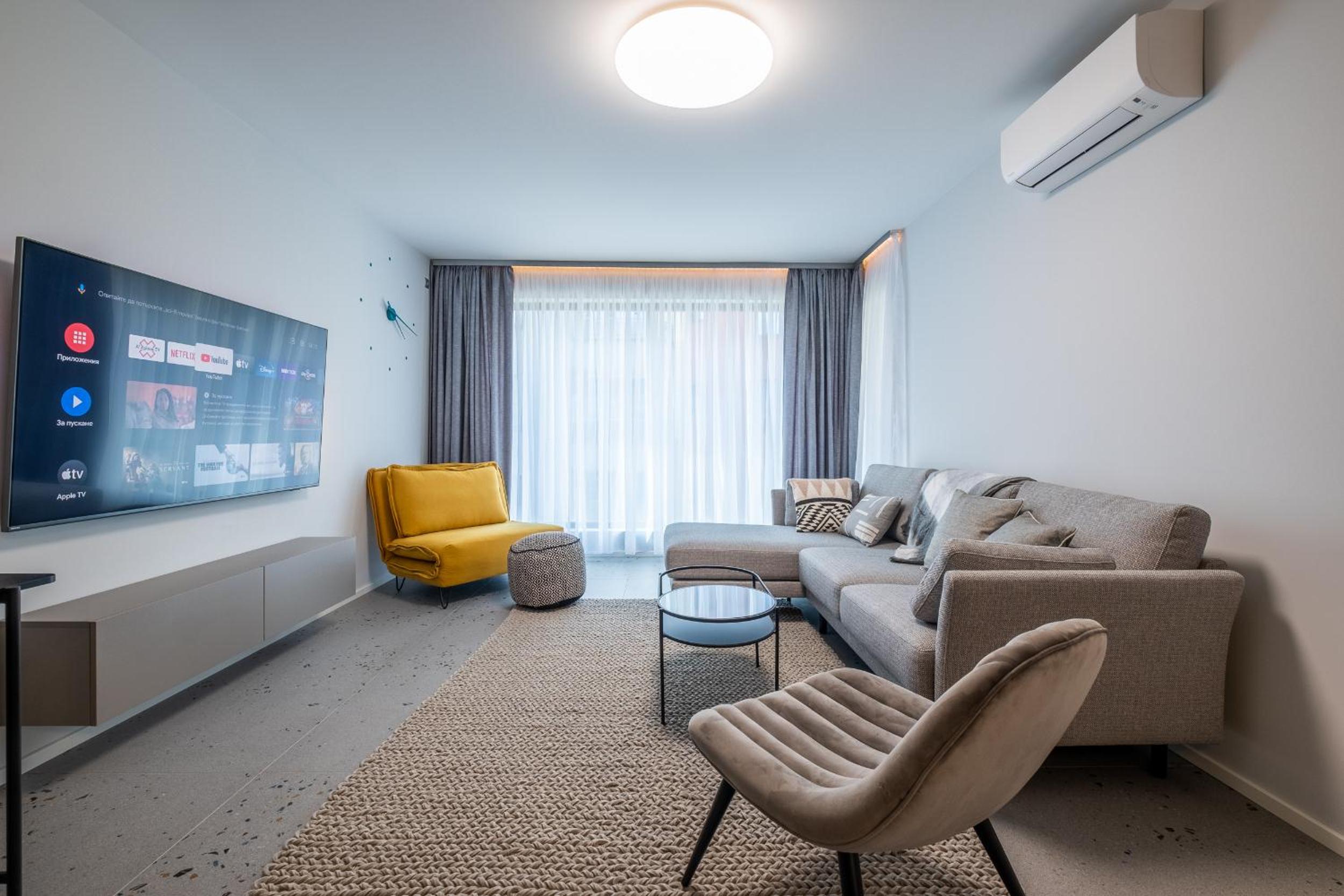Emirates Luxury Apartment Free Parking Terrace