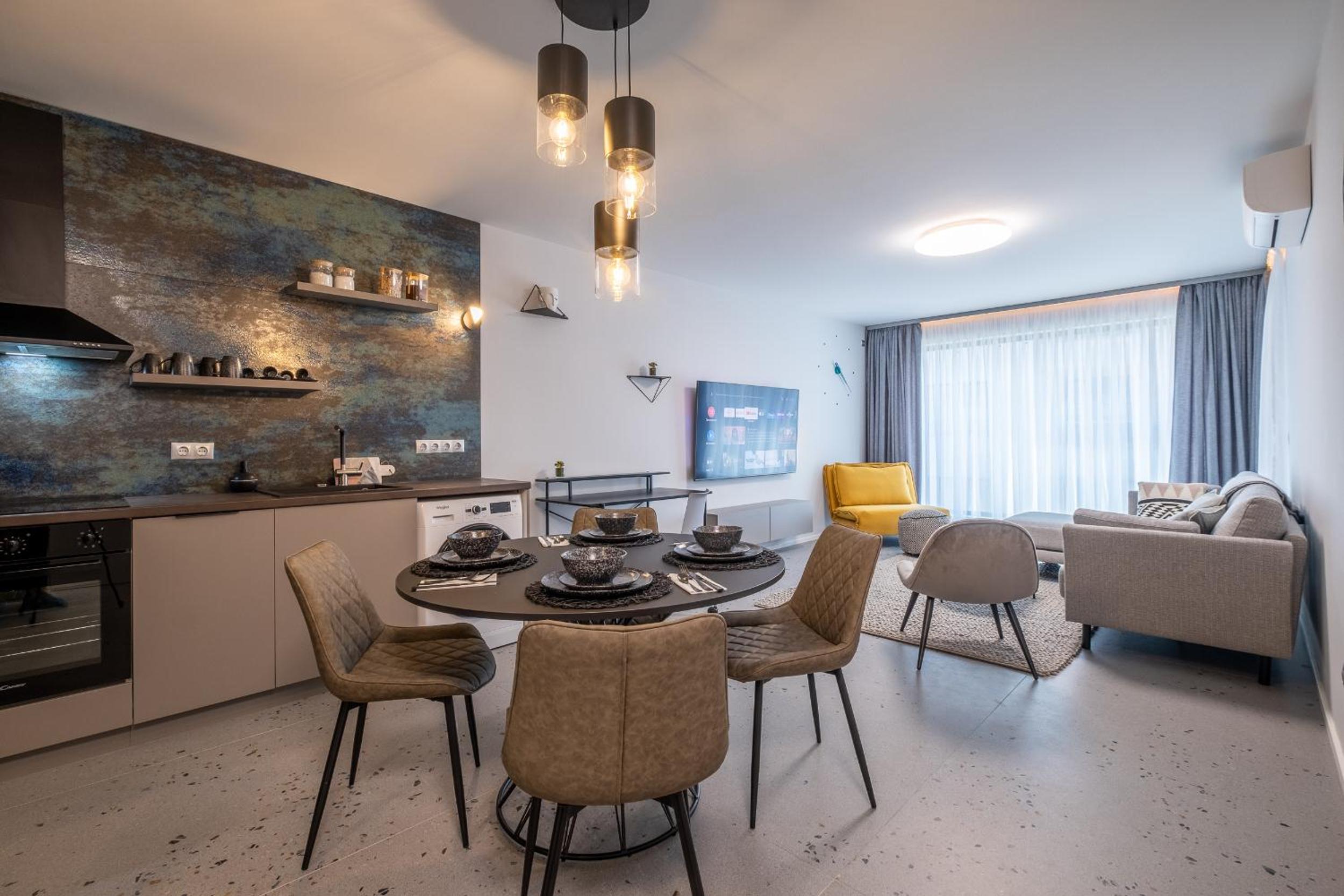 Emirates Luxury Apartment Free Parking Terrace
