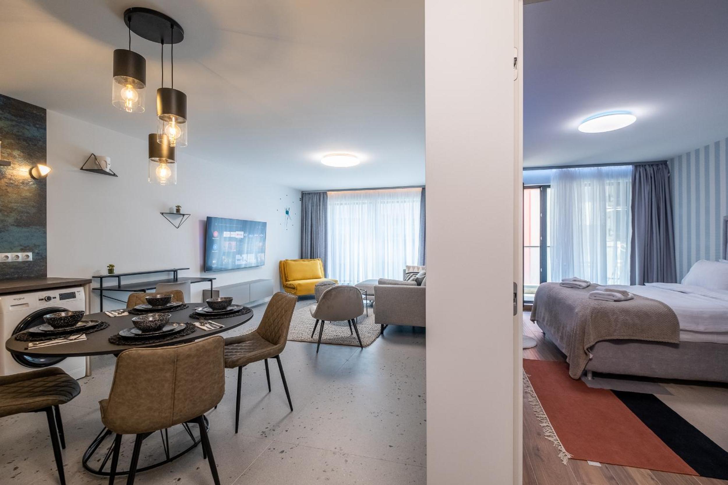 Emirates Luxury Apartment Free Parking Terrace