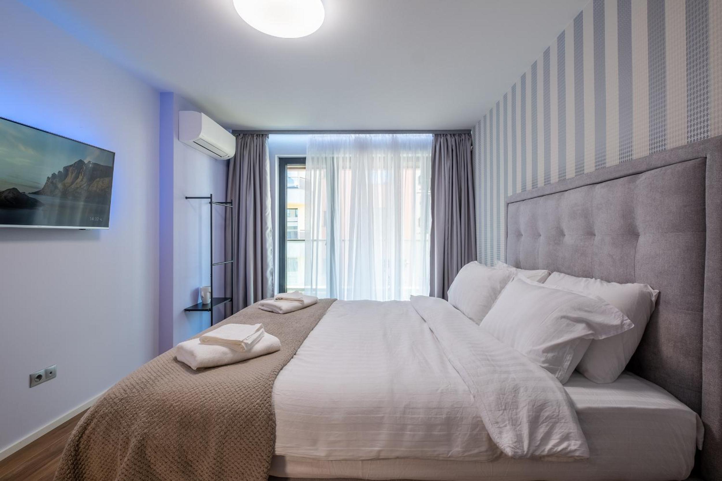 Emirates Luxury Apartment Free Parking Terrace