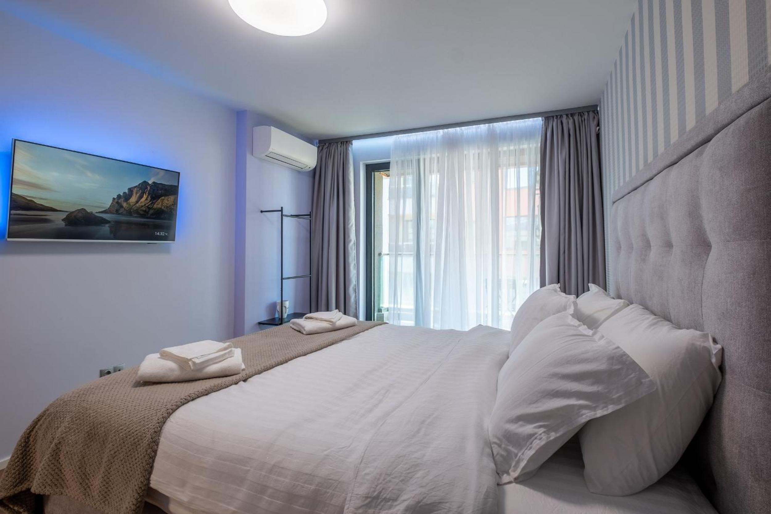 Emirates Luxury Apartment Free Parking Terrace