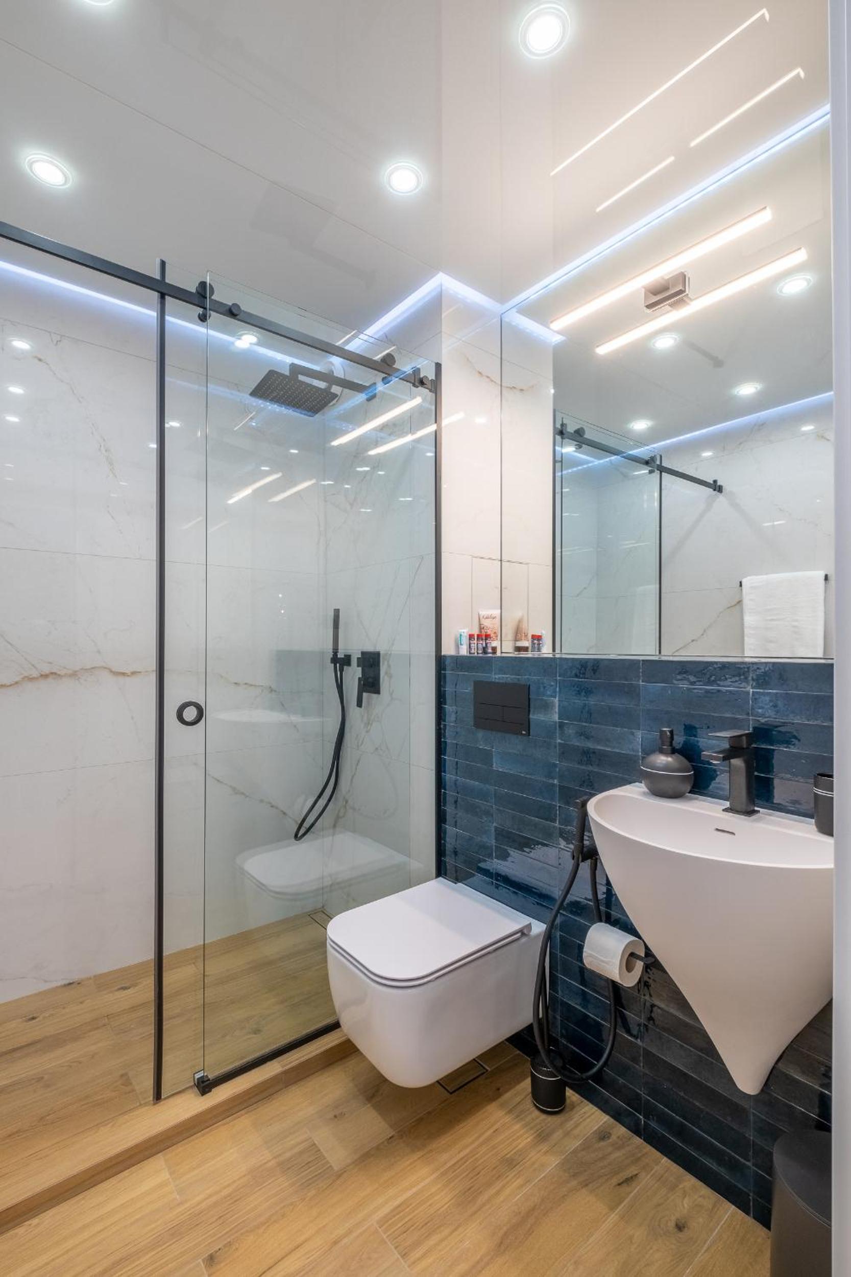 Emirates Luxury Apartment Free Parking Terrace