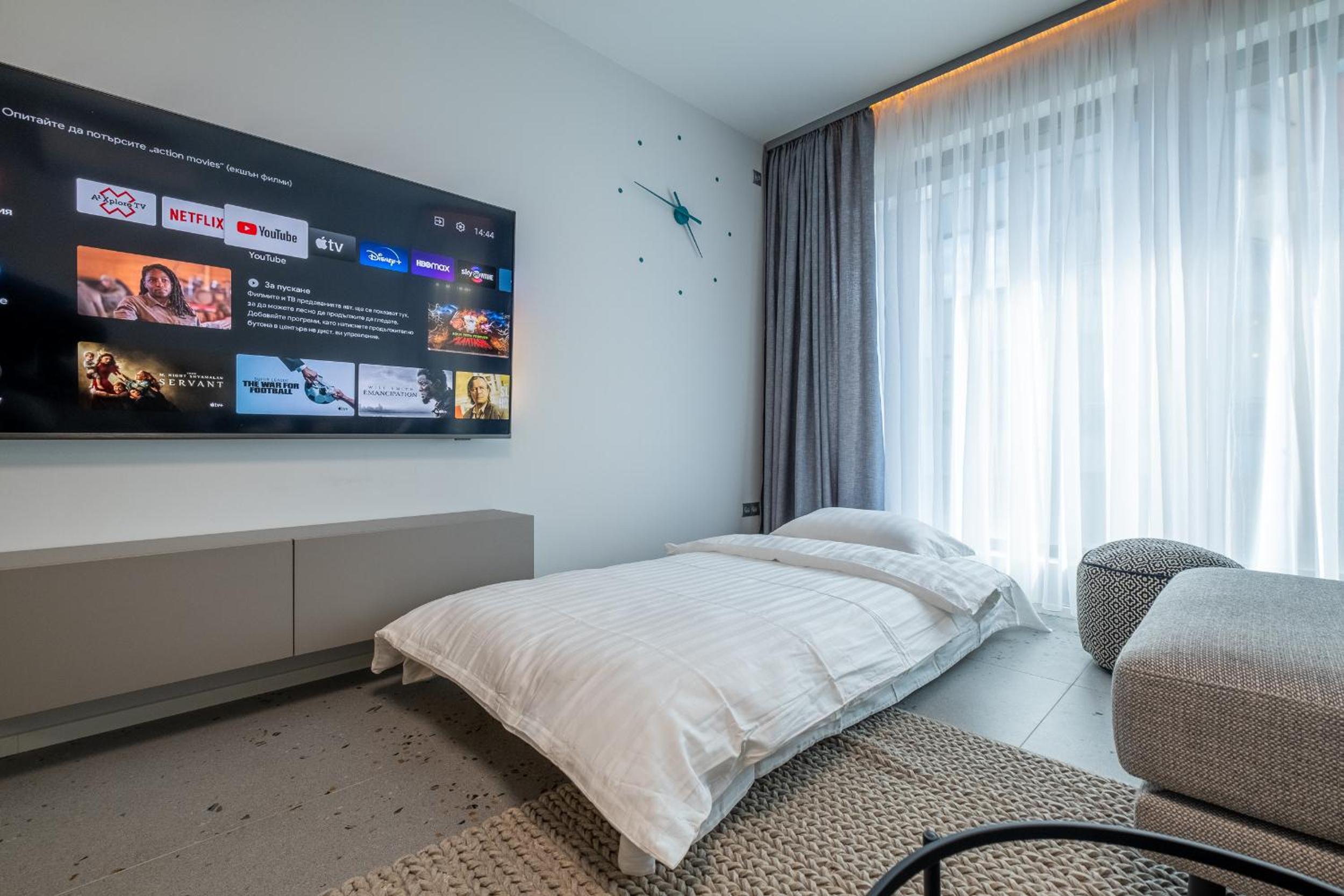 Emirates Luxury Apartment Free Parking Terrace