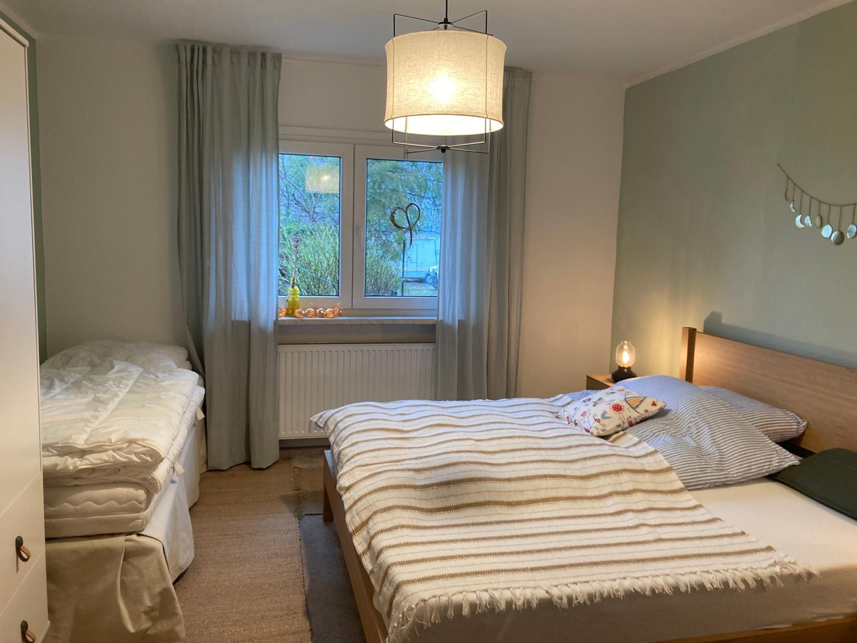 Ferienhaus am Wasser im Grünen