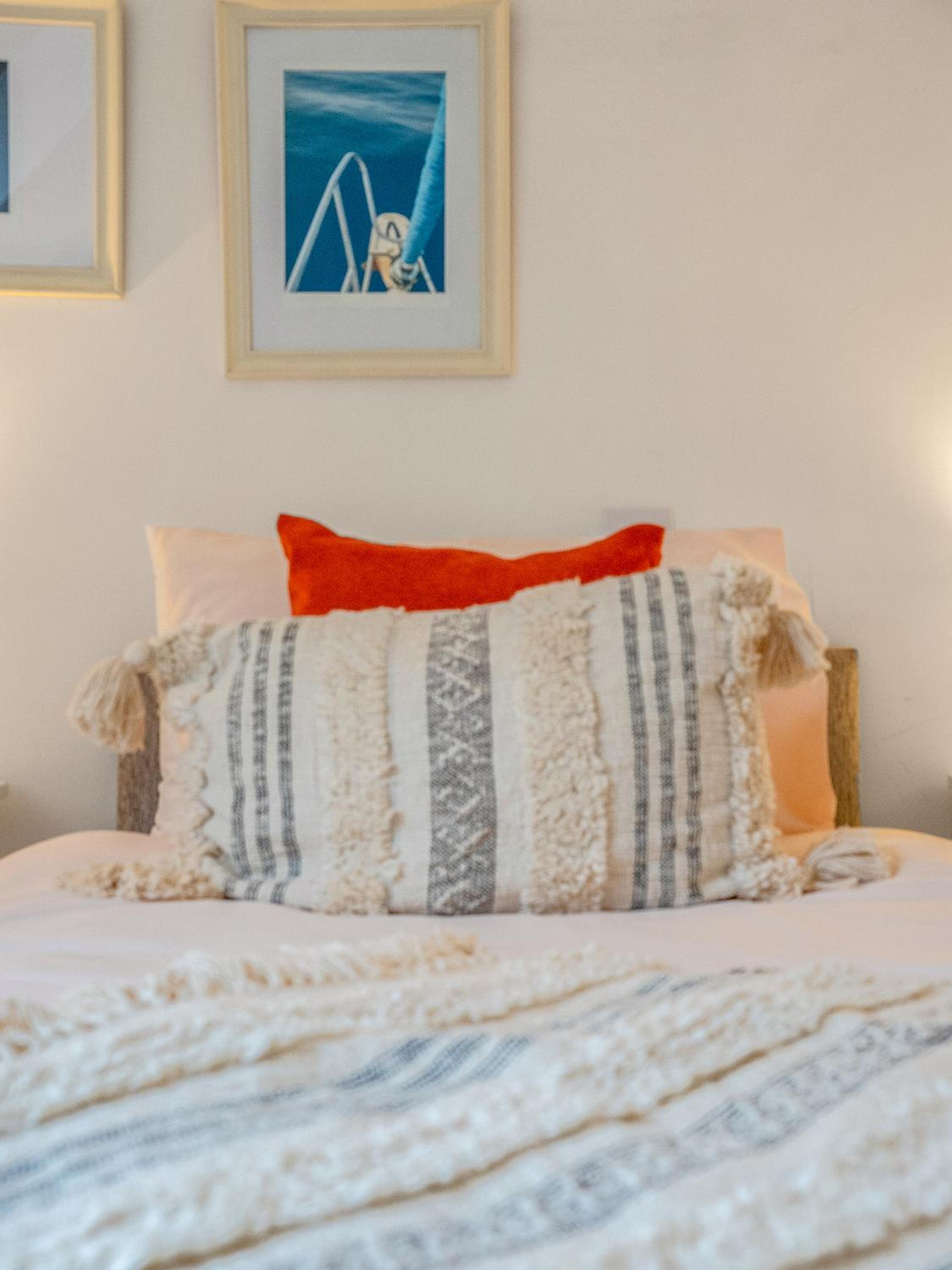 Cheerful Stays: 4 Bedroom Cottage in Arrochar view 5